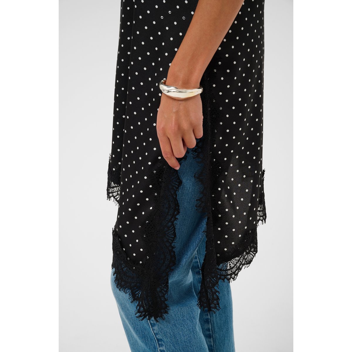 Blouse sans manches noir black w. white dot, KAFFE