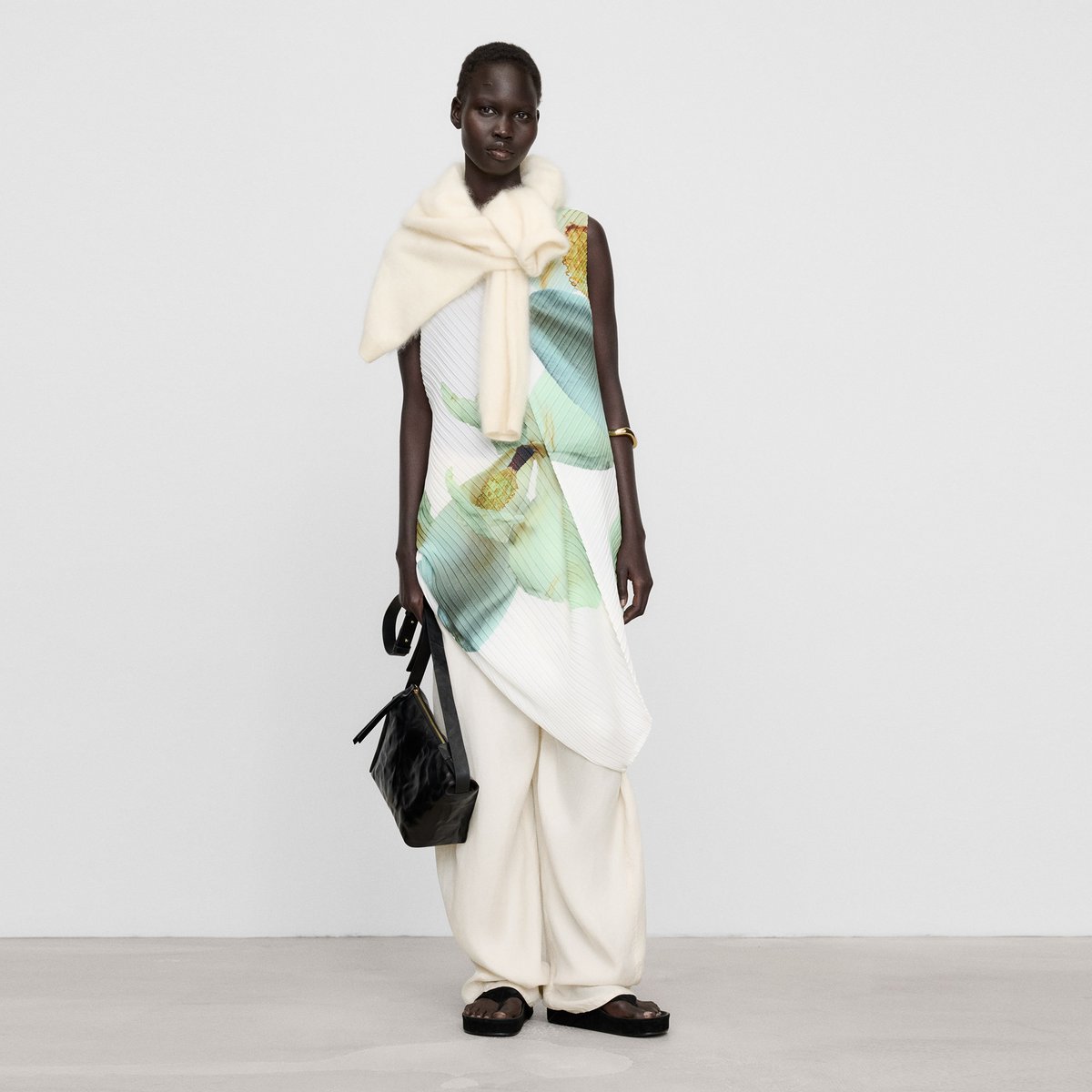Robe à devant croisé et coupe ballon imprimé fleurs, ADOLFO DOMINGUEZ