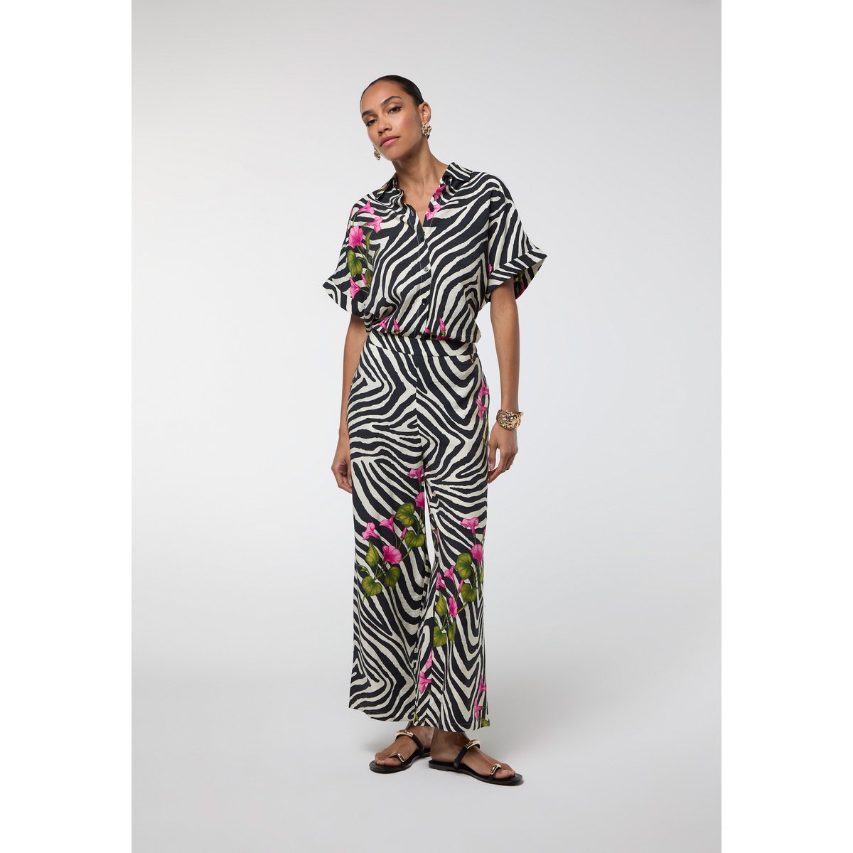 Pantalon palazzo imprimé zébra et fleurs à taille haute noir, LOLA CASADEMUNT