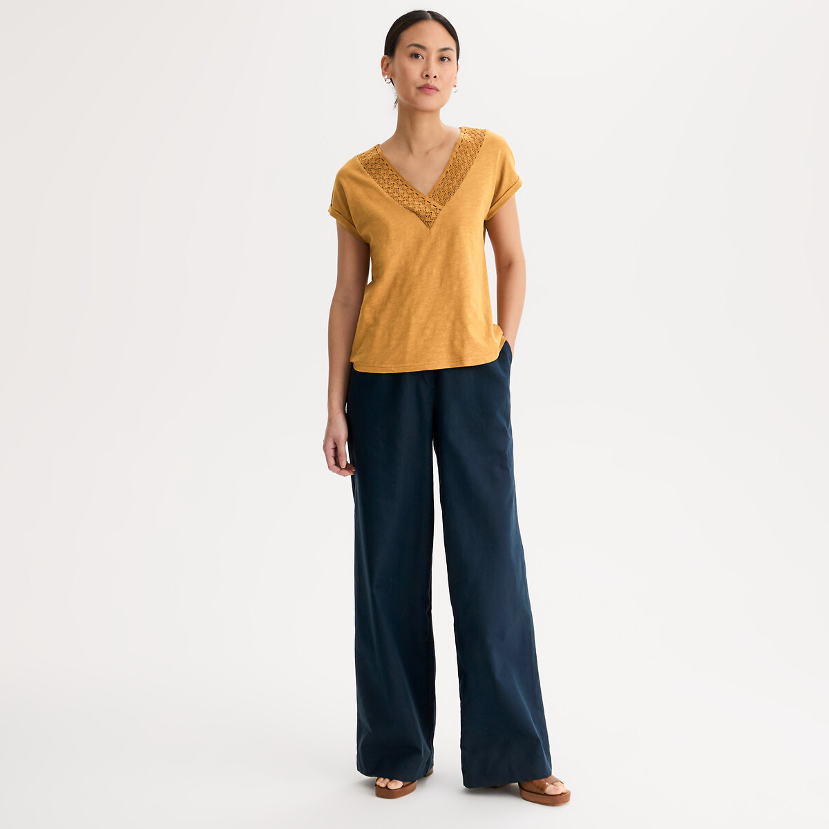T-shirt col V, manches courtes, détail macramé bronze, ANNE WEYBURN