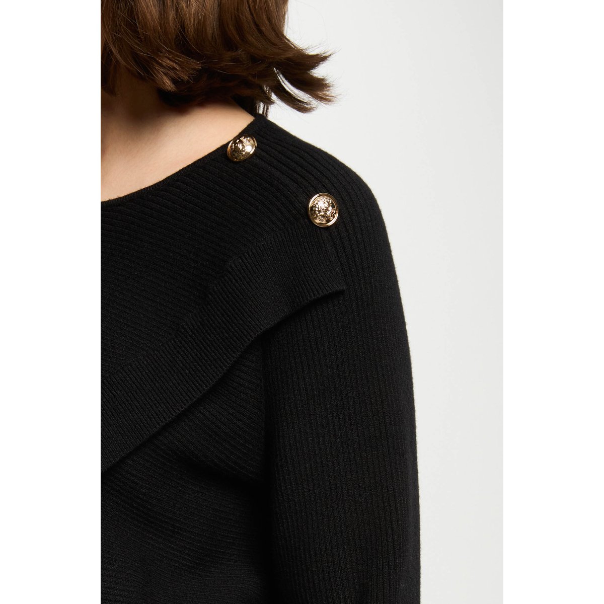 Pull col rond et boutons noir, MORGAN