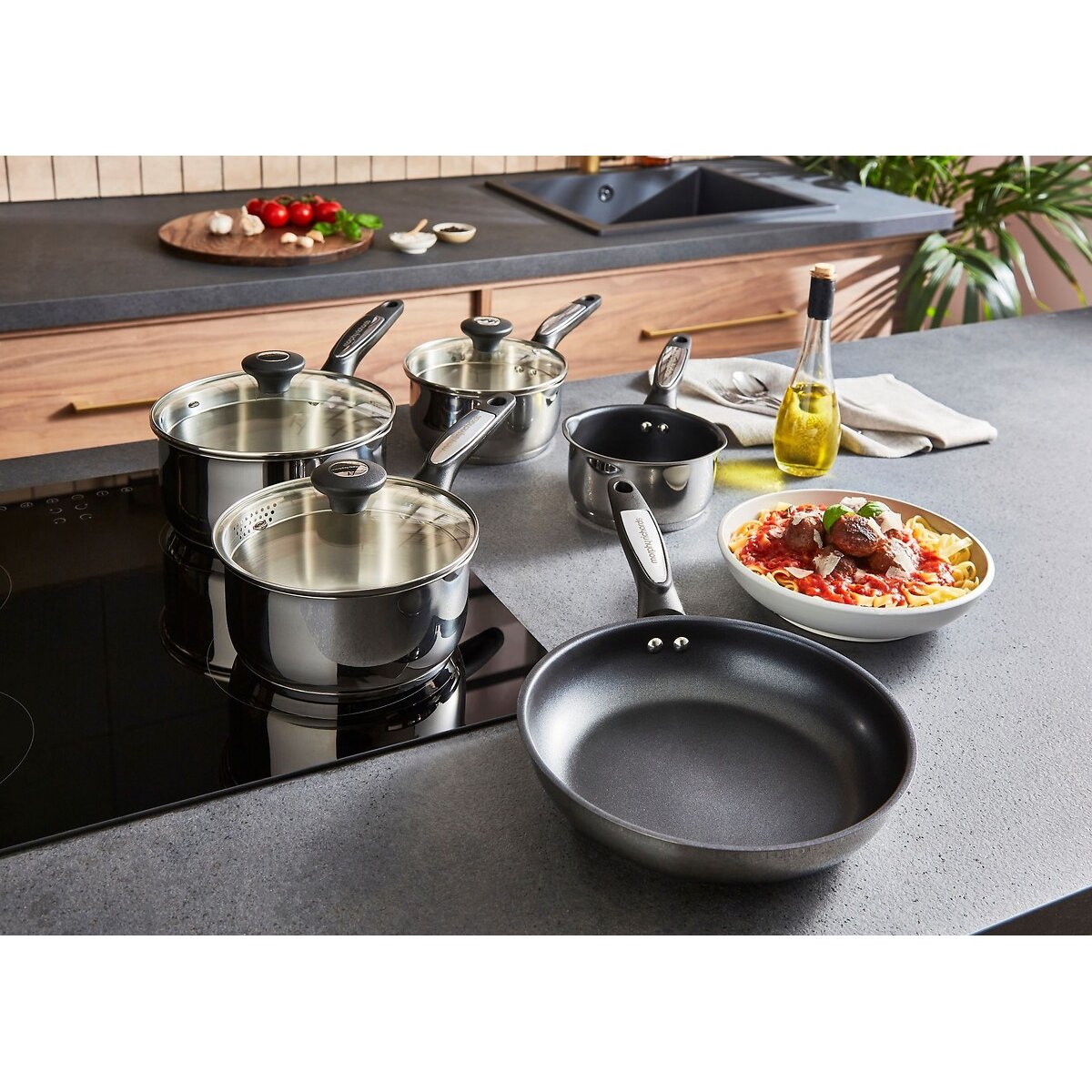 5-Piece Stainless Steel Saucepan Set graphite, MORPHY RICHARDS