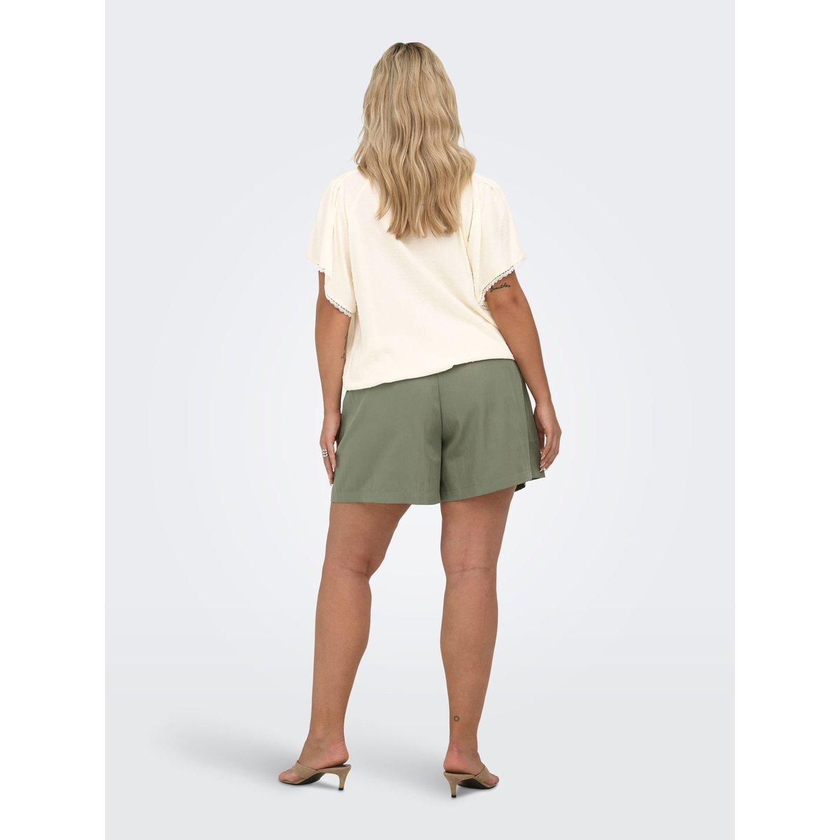 Short grise - smokey olive, ONLY CARMAKOMA