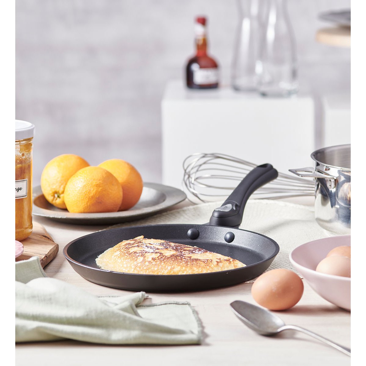 Crêpière ø26 cm manche amovible noir, DE BUYER