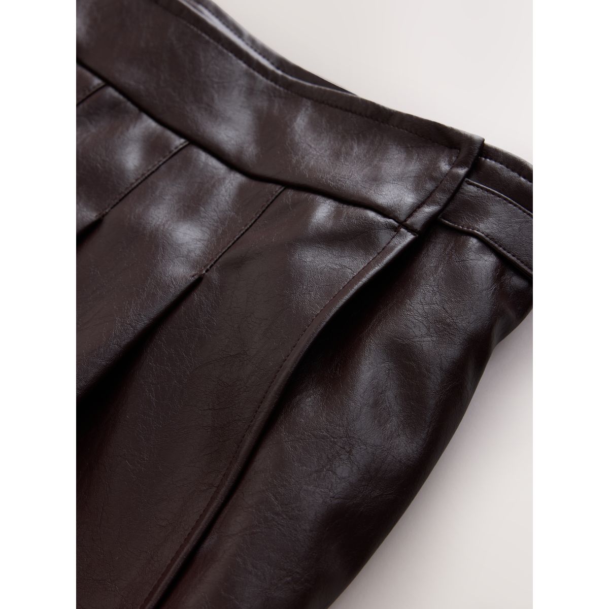 Jupe kilt mi-longue en similicuir marron chocolat, NEXT