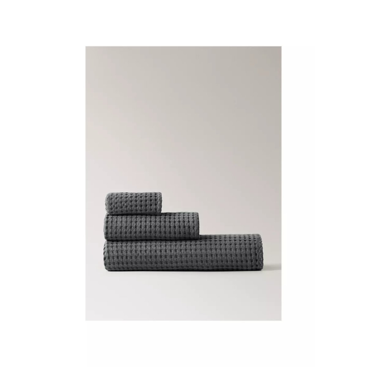 Drap de bain en coton gaufré gris foncé, MANGO HOME