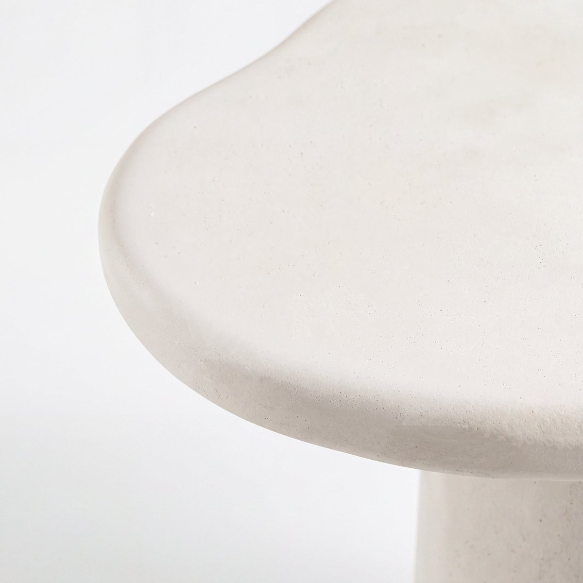Table basse organique en fibre d'argile effet béton 87 cm - ANAFI ecru, MAISON PAVANE