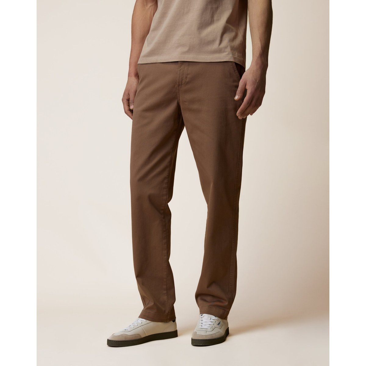 Chino en tissu sergé taupe, FAGUO