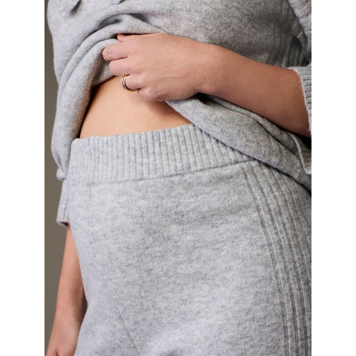 Pantalon large de grossesse en maille gris, NEXT
