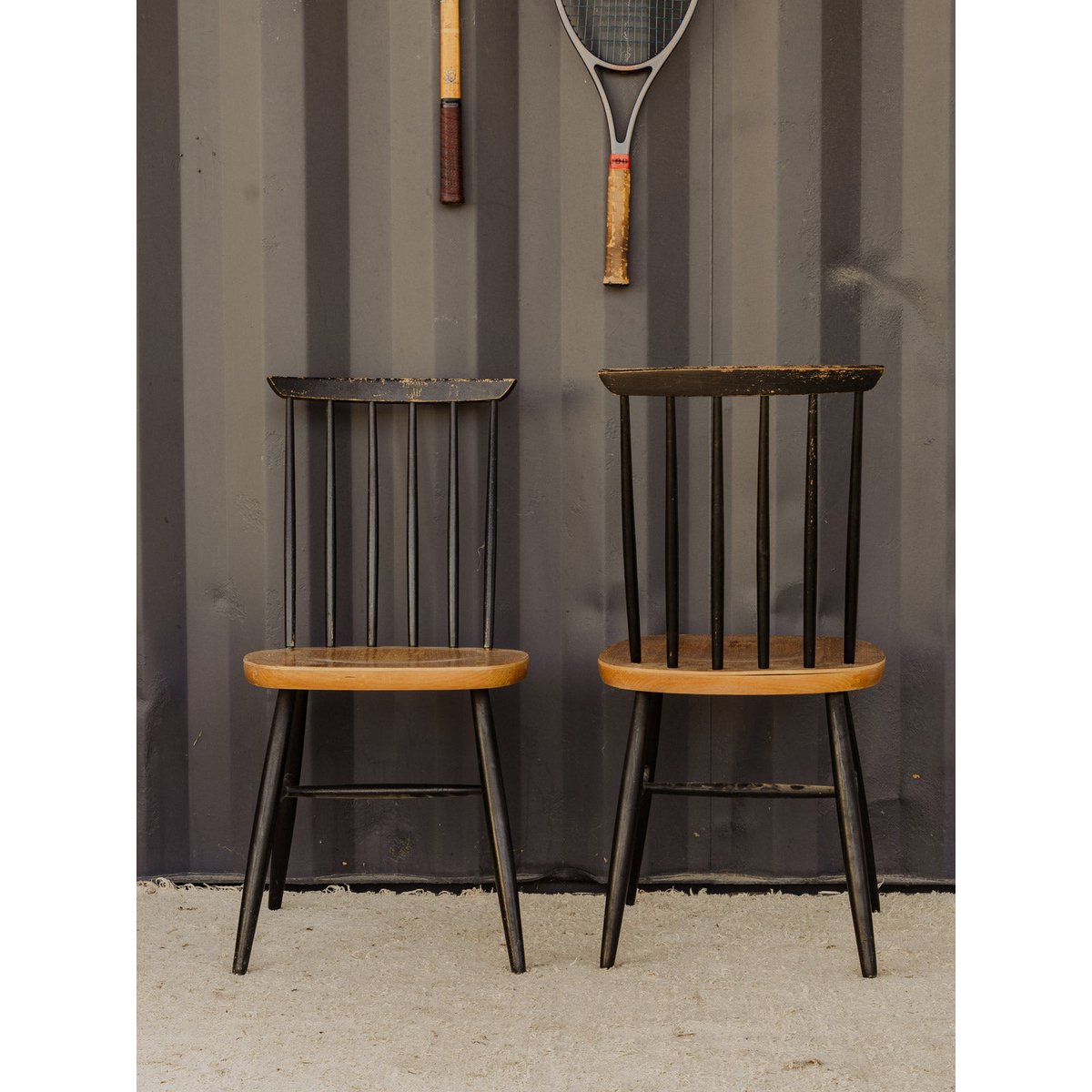 Lot de 6 chaises en bois noir Alma N°1873 - Bon état bois clair, DEBONGOUT