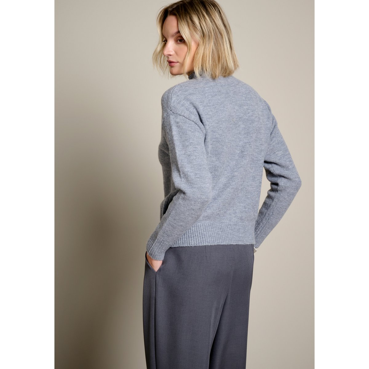 Pull col montant en maille gris, LOLALIZA