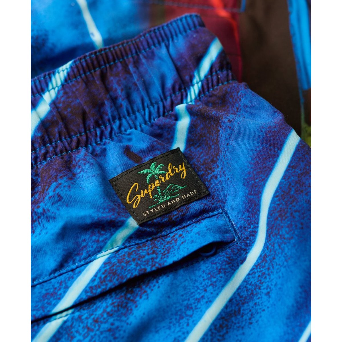 Short de bain Photographic recyclé longueur 43 cm bleu marine fluo, SUPERDRY
