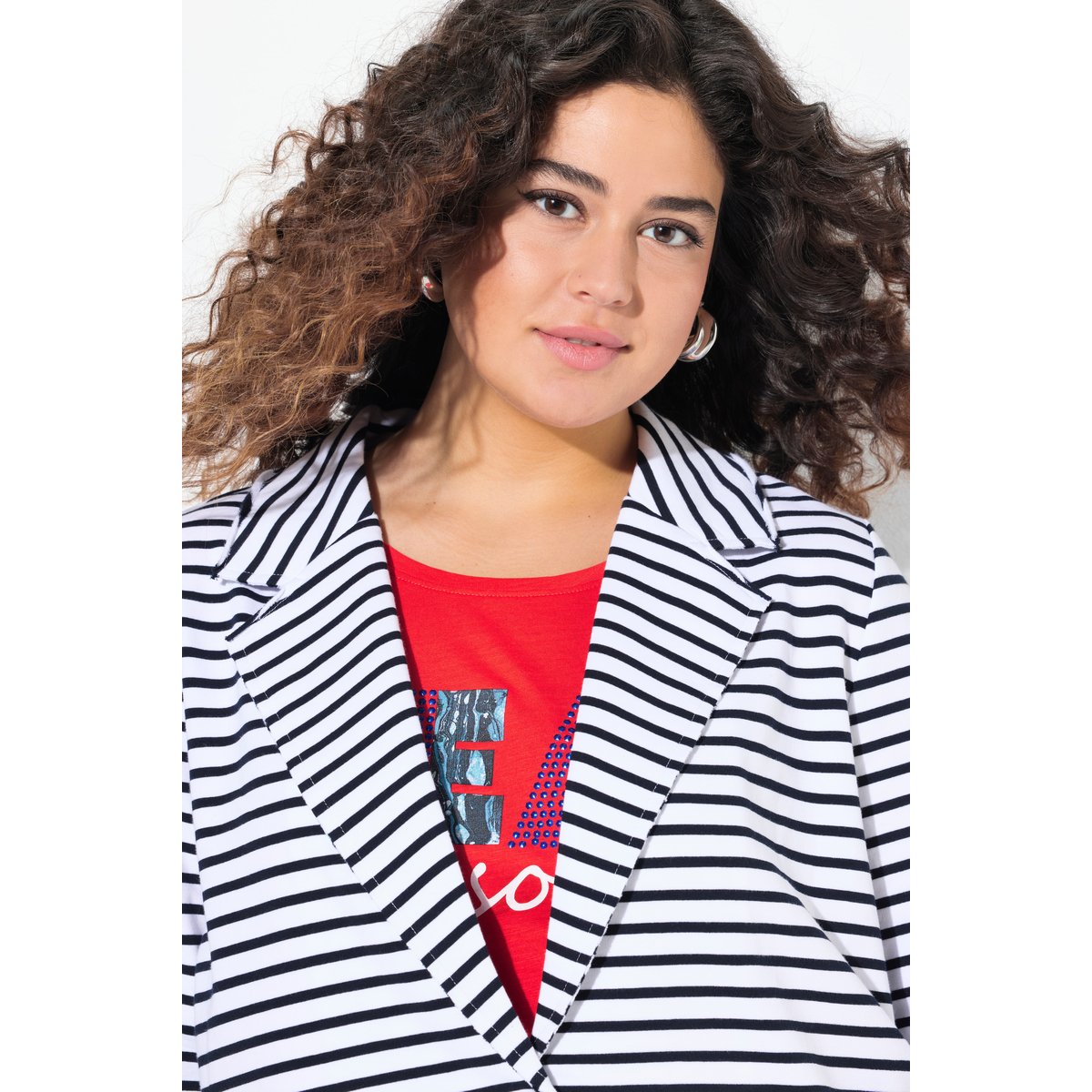 Blazer en jersey. Manches longues et col blanc neige, ULLA POPKEN