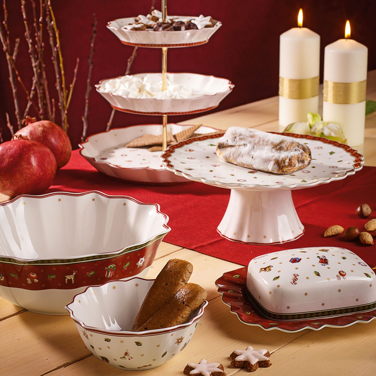 Plat À Gâteaux Sur Pied Petit TOY'S DELIGHT rouge, VILLEROY & BOCH