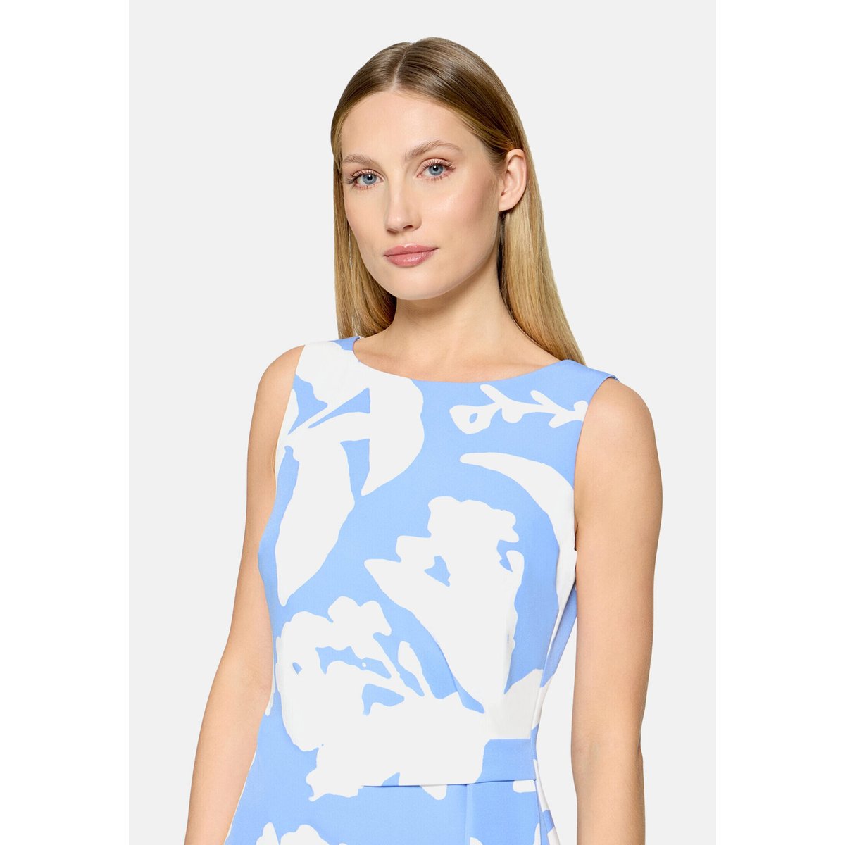 Robe de cocktail à imprimé à fleurs bleu/blanc, VERA MONT
