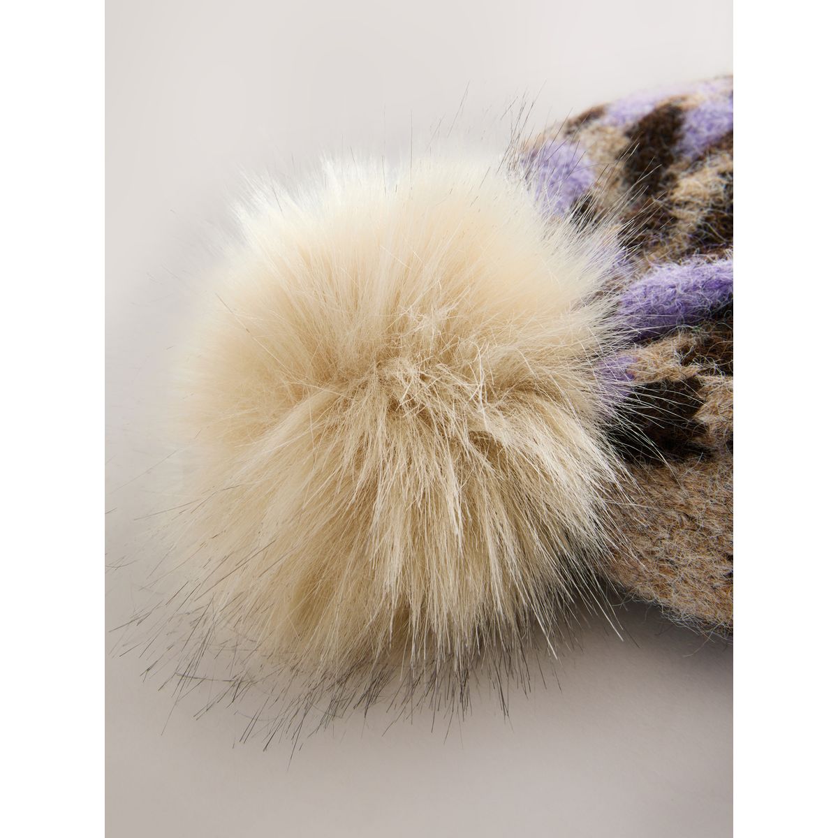Bonnet en tricot et pompons lilas animal, NEXT