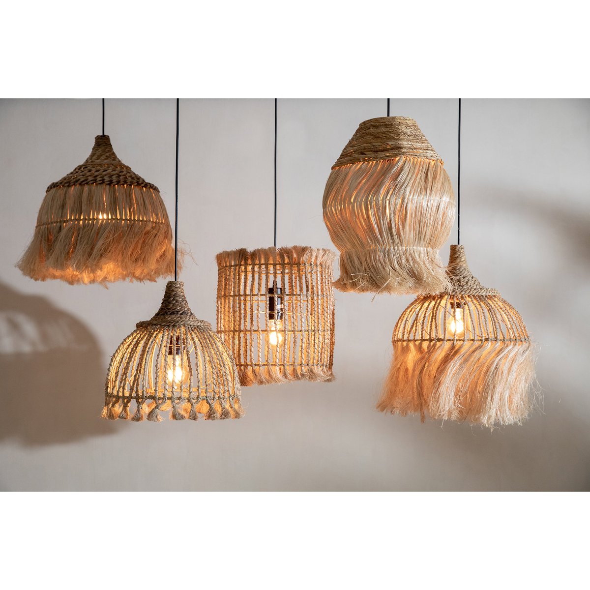 Suspension en herbe d’abaca ABACA TASSEL beige, BAZAR BIZAR