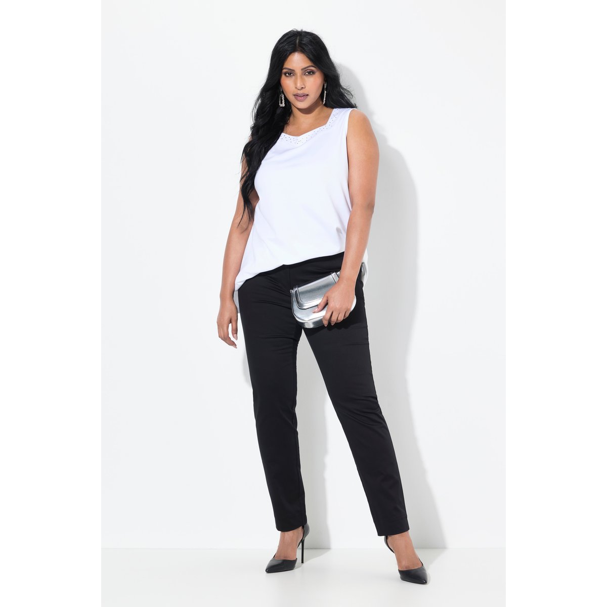 Pantalon chino. Taille élastique et bas de noir, ULLA POPKEN