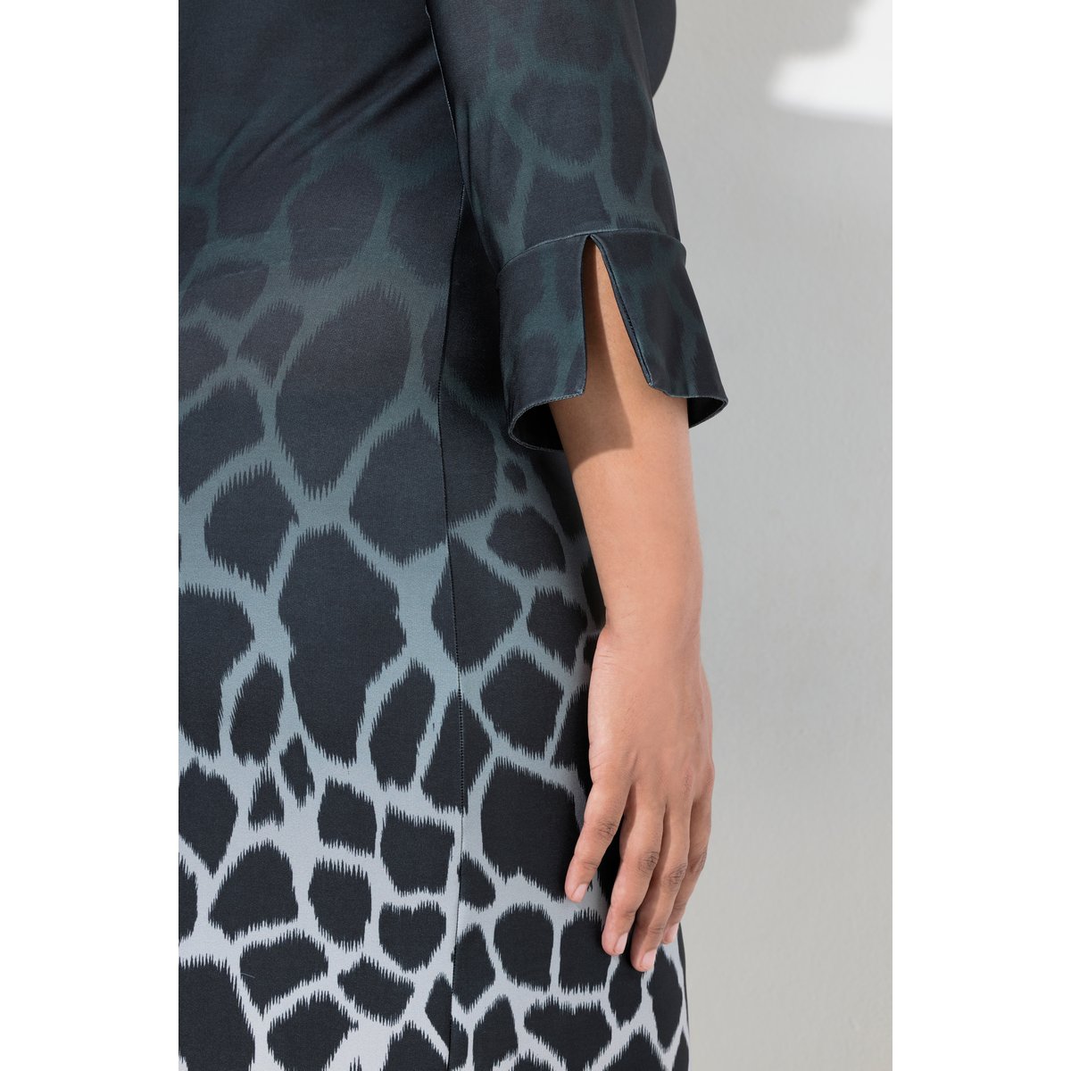 Robe en jersey avec dégradé de noir, ULLA POPKEN