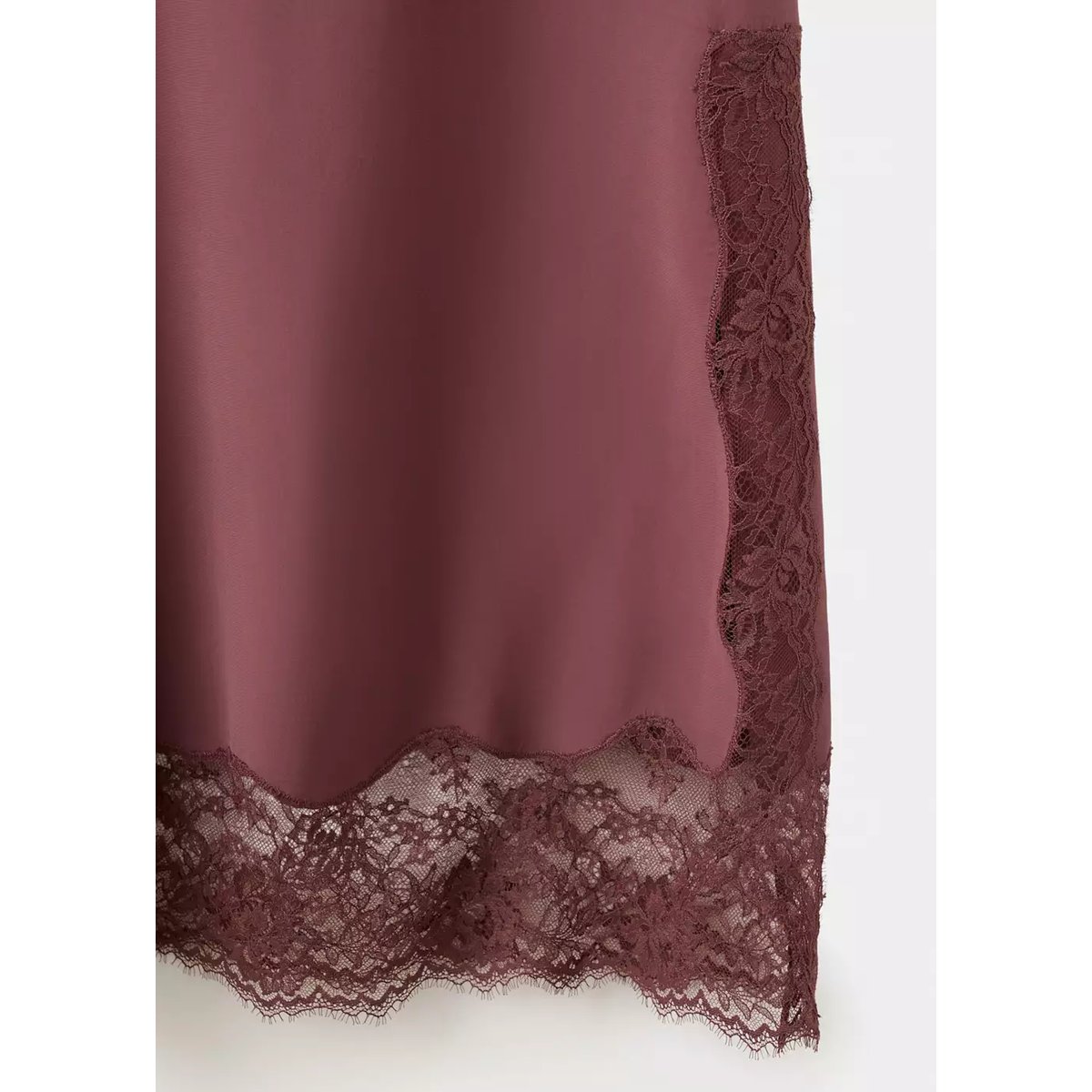 Robe lingerie en dentelle cerise, MANGO