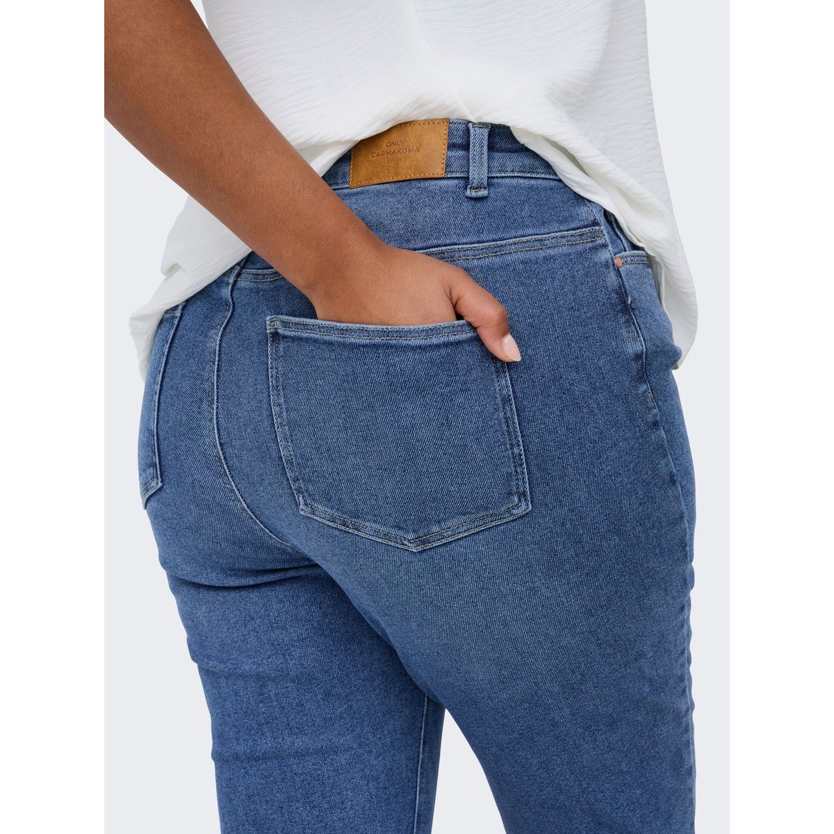 Jean Mom light blue denim, ONLY CARMAKOMA