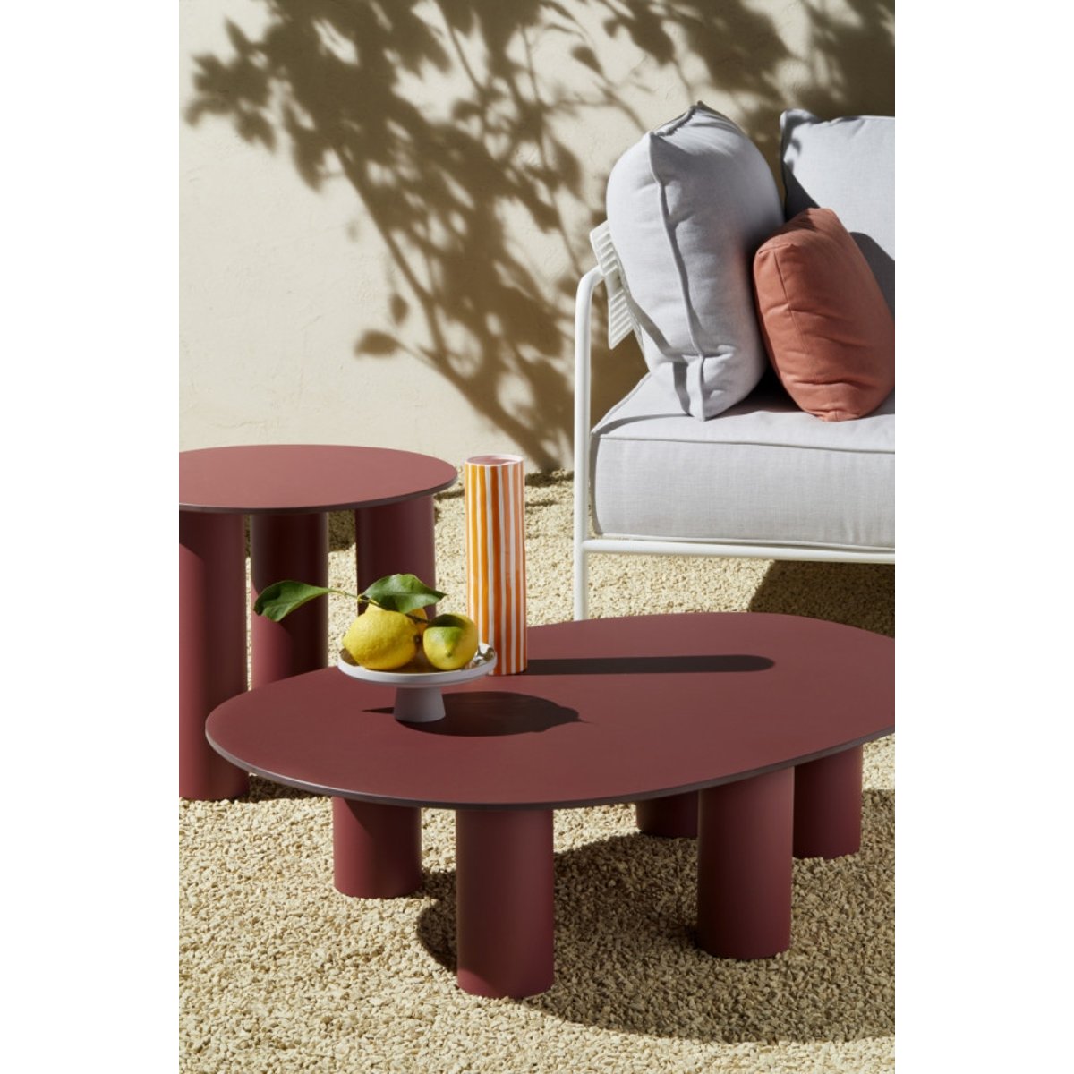 Table basse design ovale en métal, L.104 , HYPPO rouge, SCAB DESIGN