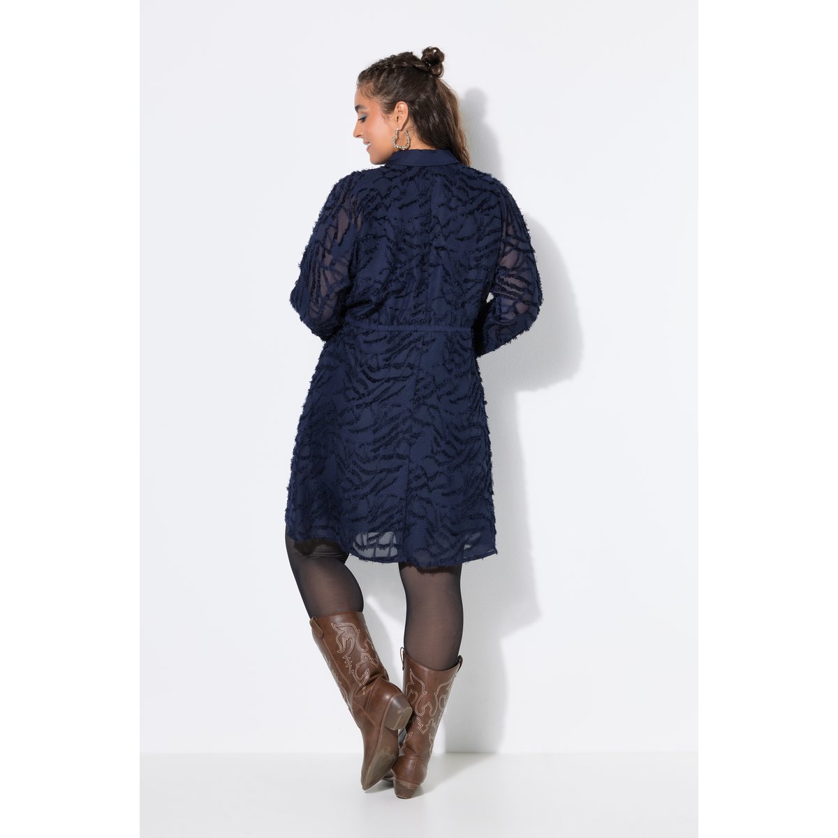 Mini-robe, coupe trapèze, motif à franges bleu nuit, STUDIO UNTOLD