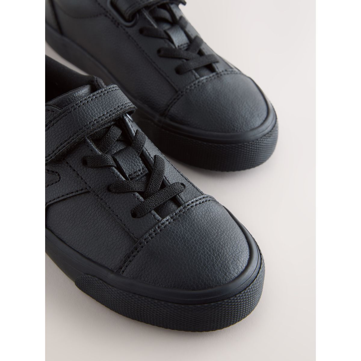 Chaussures à lacets élastiques et scratch noir, NEXT