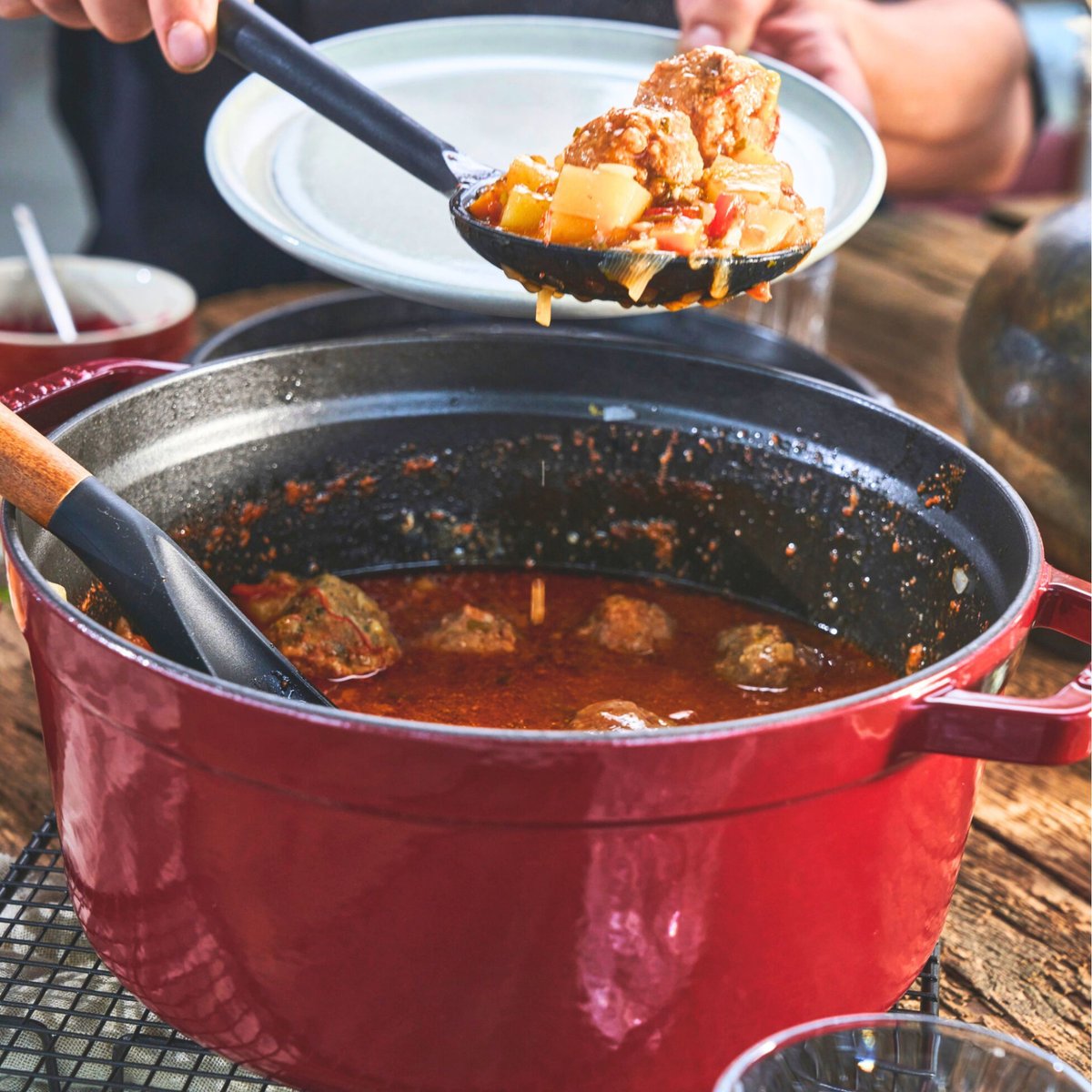 Cocotte 26 cm, Rond(e) bordeaux, STAUB