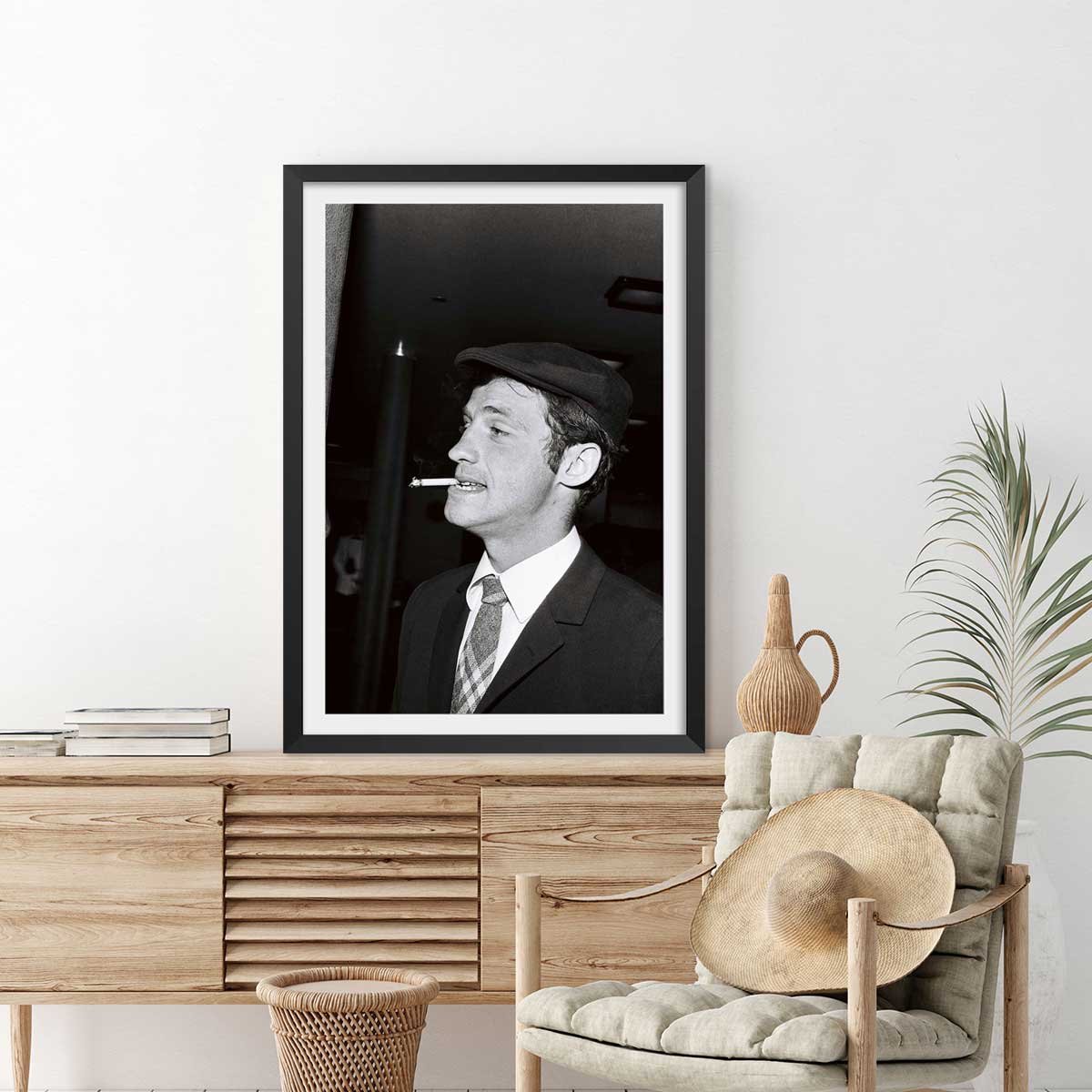 Affiche célébrité Jean-Paul Belmondo affiche + cadre en bois - noir, HEXOA