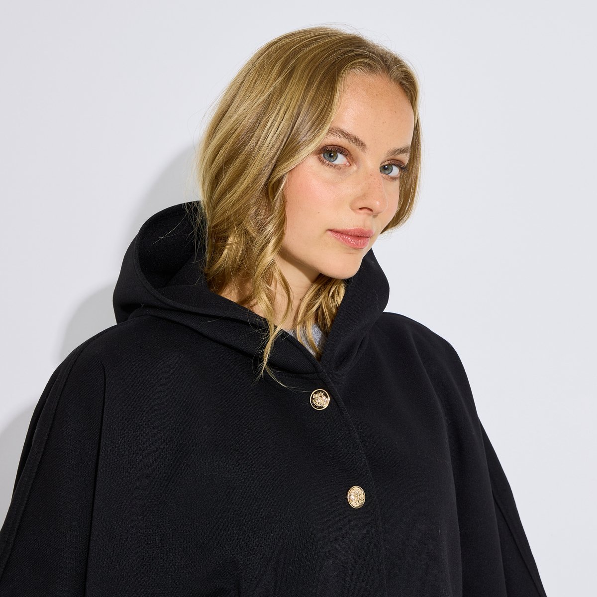 Poncho à capuche boutonné noir, GRAIN DE MALICE