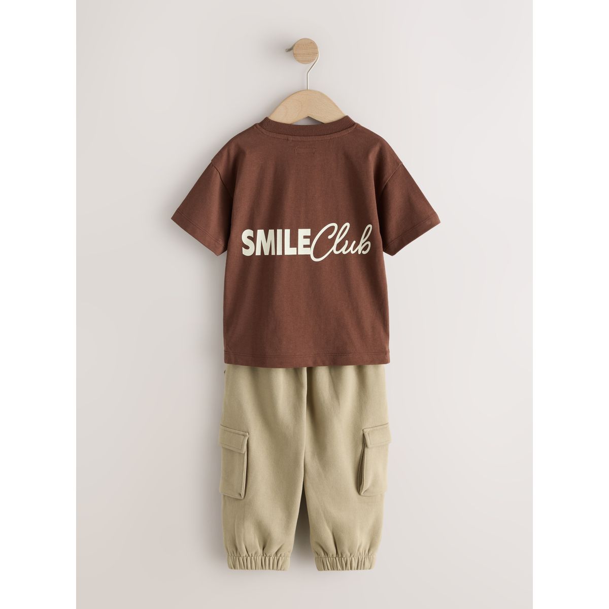 T-shirt et pantalon de jogging, 4 pièces marron/crème, NEXT