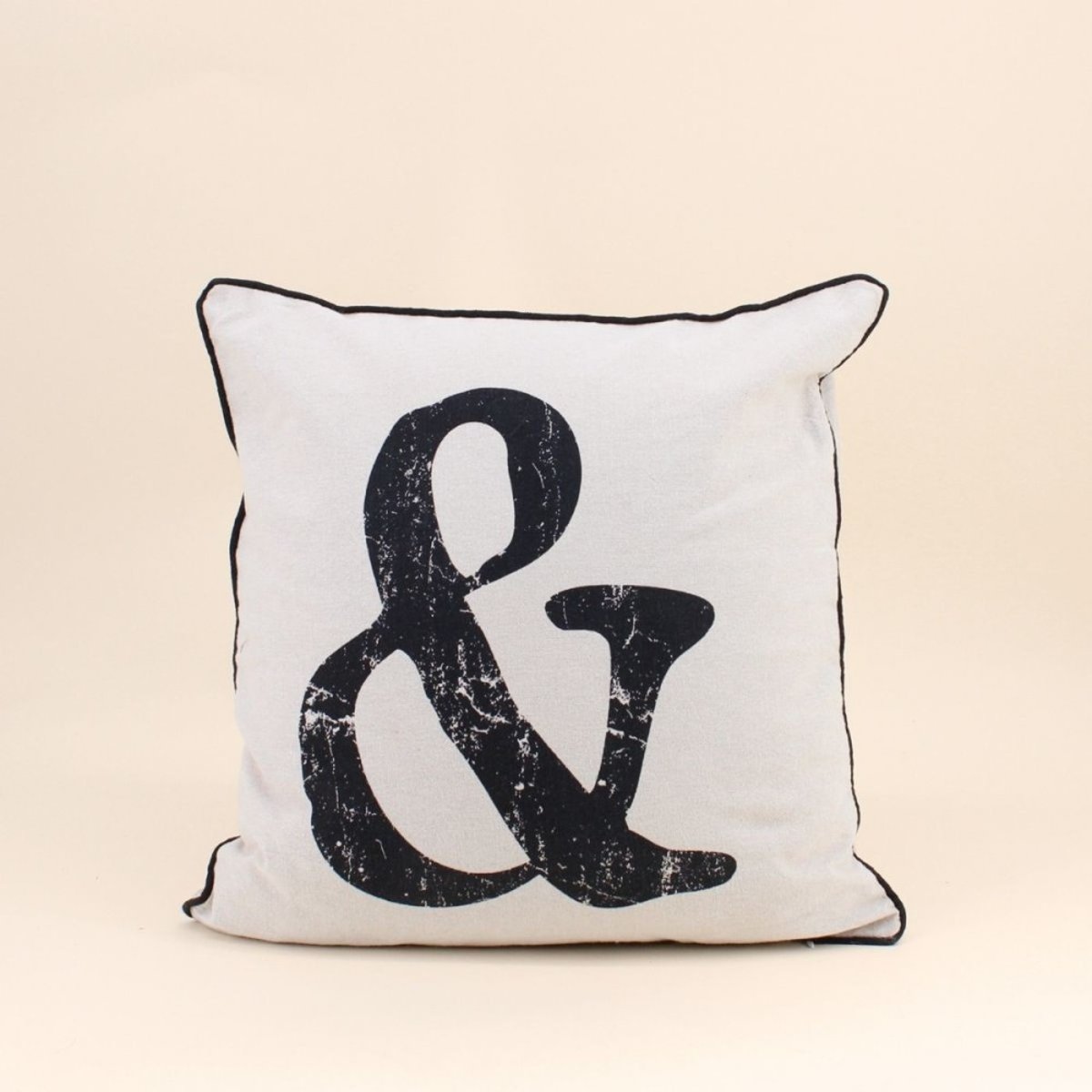 Coussin imprimé "&" 45x45cm beige, ORNAMI