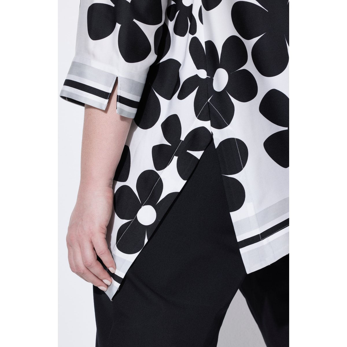 Blouse en satin, fleurs, oversize blanc neige, ULLA POPKEN
