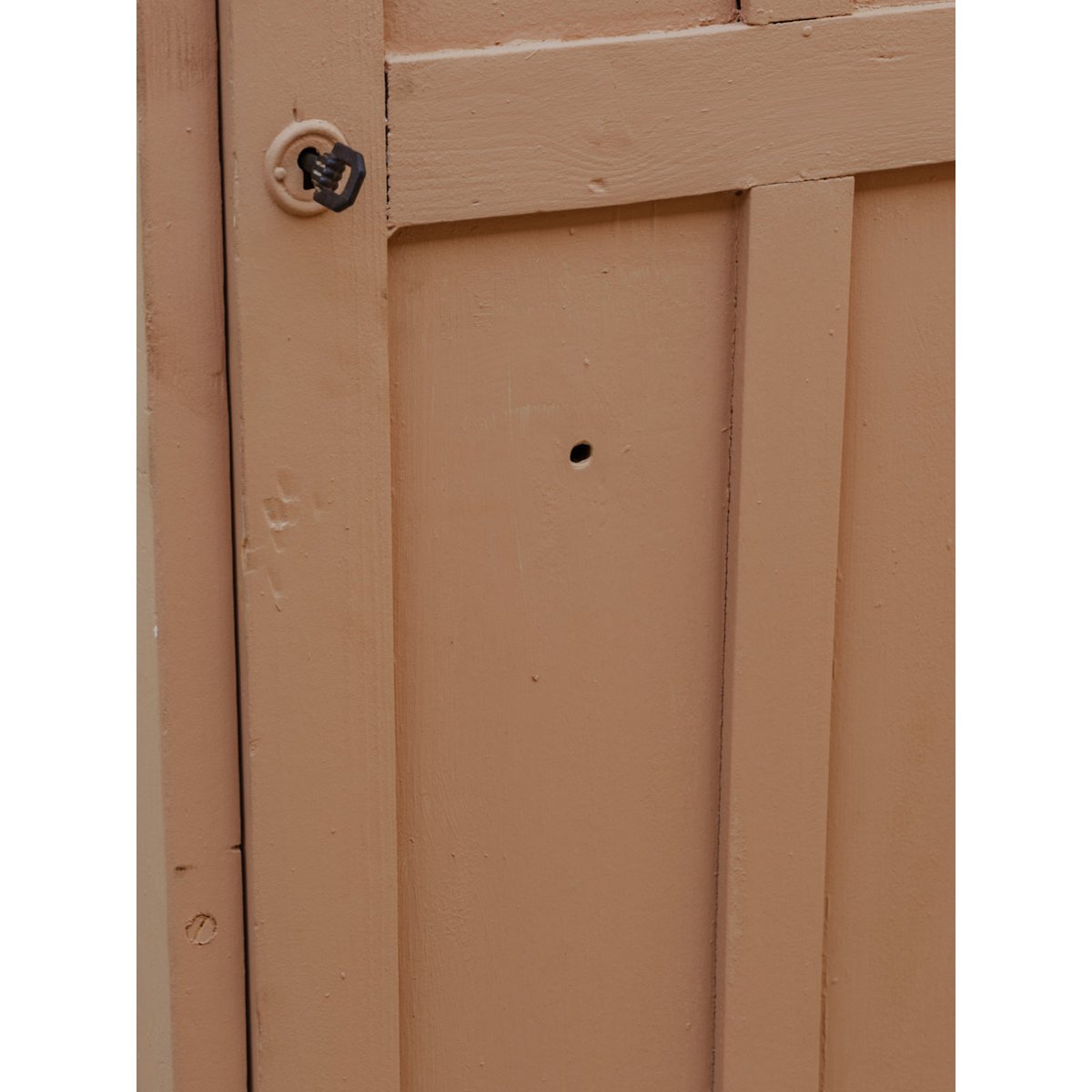 Armoire en bois rose Blandine N°526 - Bon état rose, DEBONGOUT