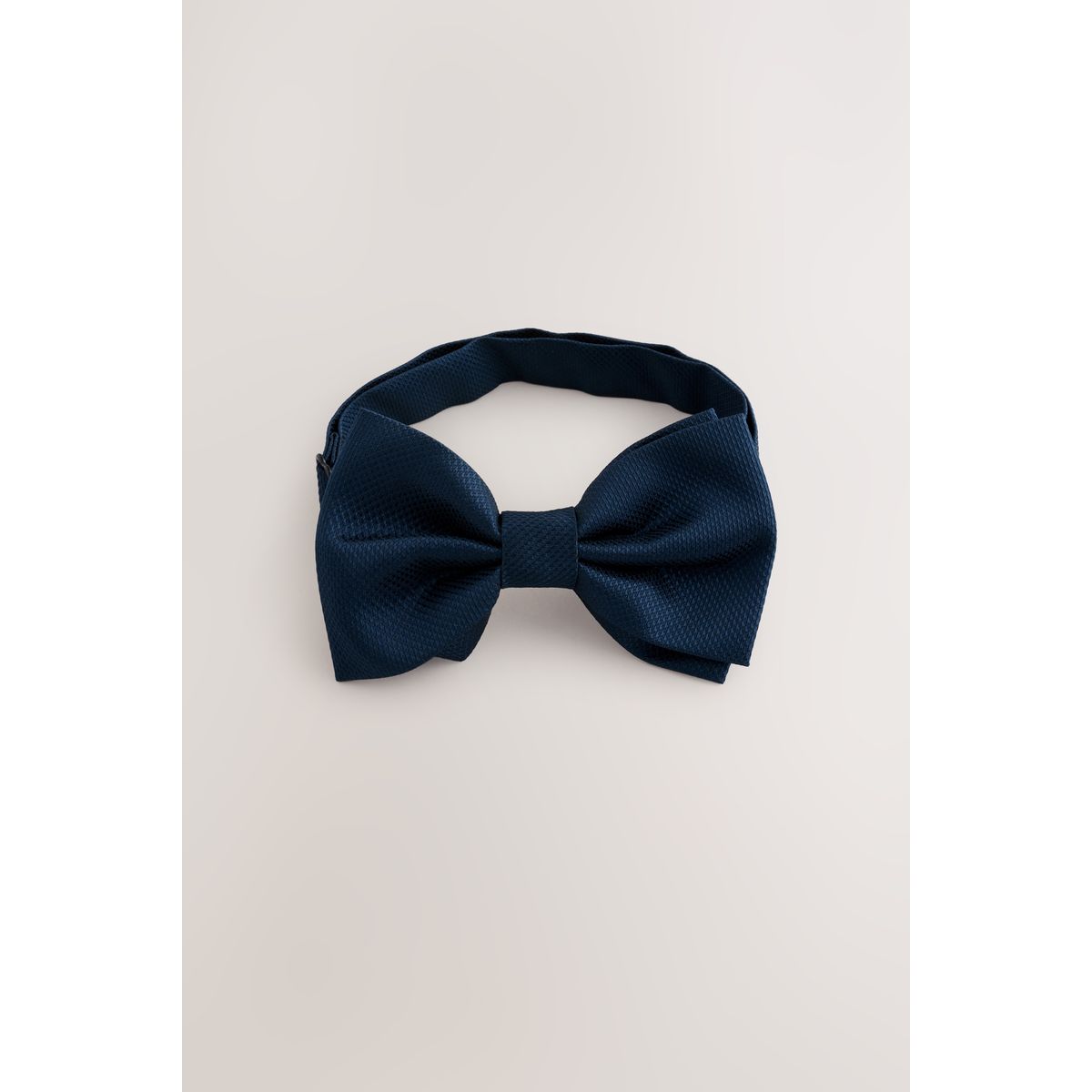 Nœud papillon bleu marine, NEXT