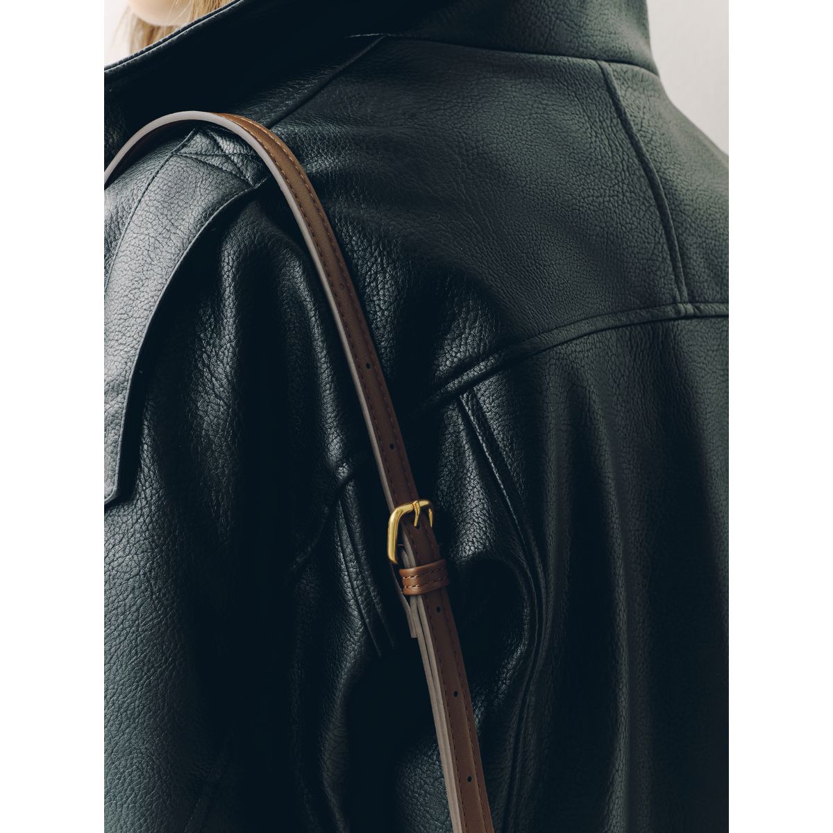 Mini sac à main en daim peau lainée os, NEXT