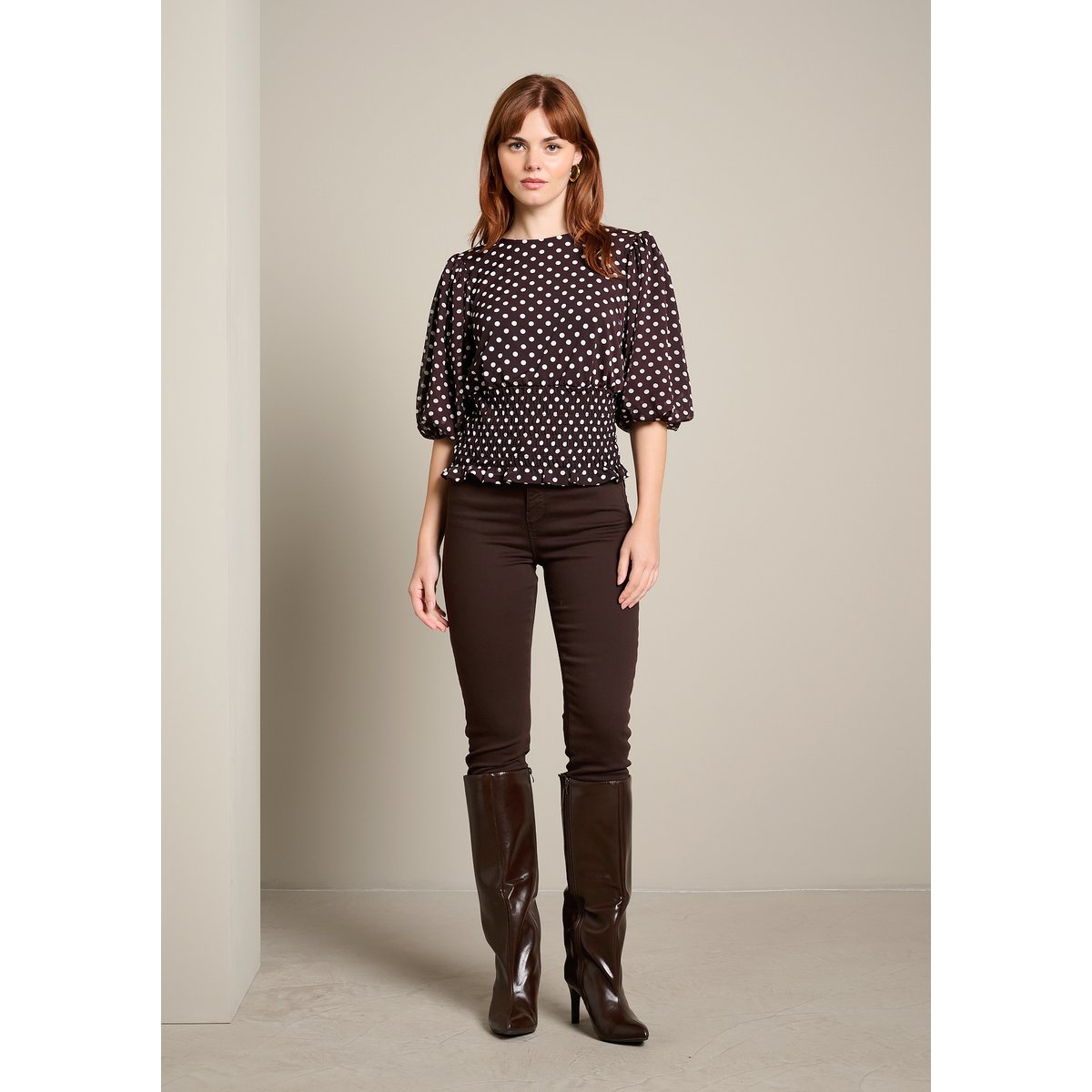 Top à pois taille smockée brun fonce chocolate, LOLALIZA