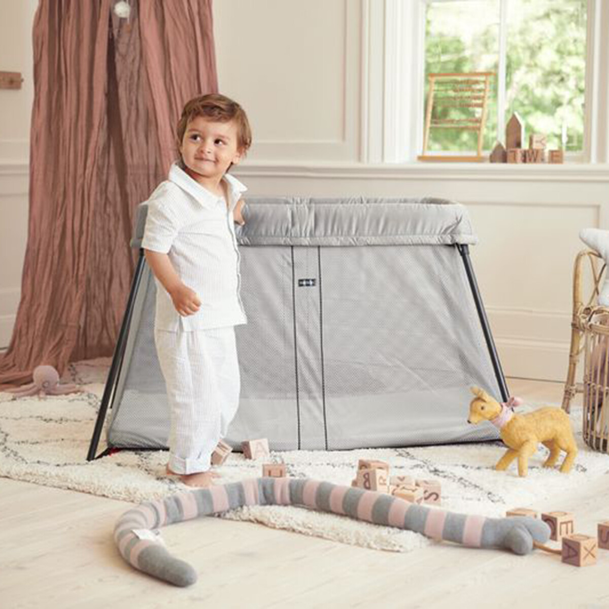 Reisbed Light zilver, BABYBJORN