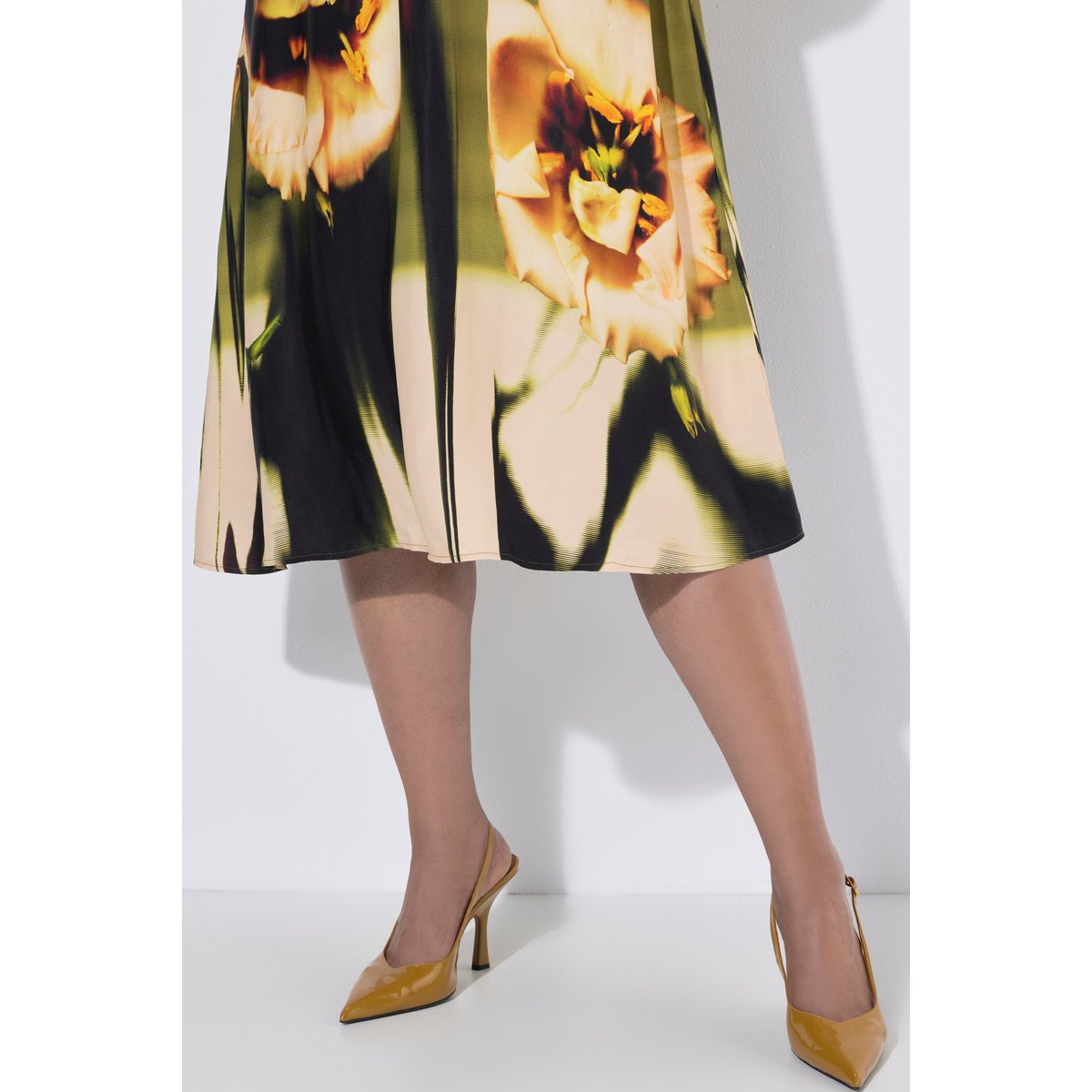 Robe midi à fleurs, coupe évasée kaki foncé, ULLA POPKEN