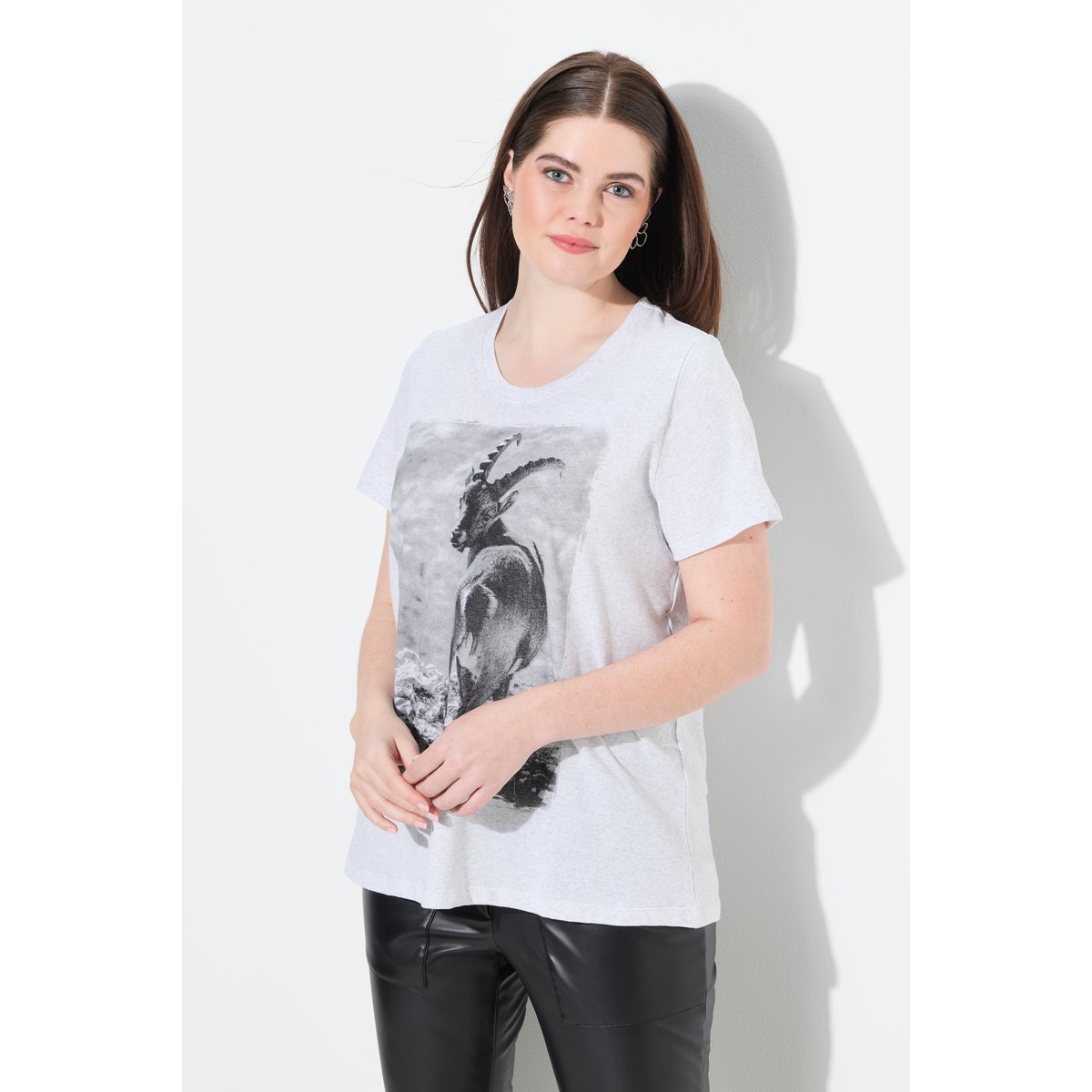 T-shirt motif traditionnel bavarois. Col gris clair chiné, ULLA POPKEN
