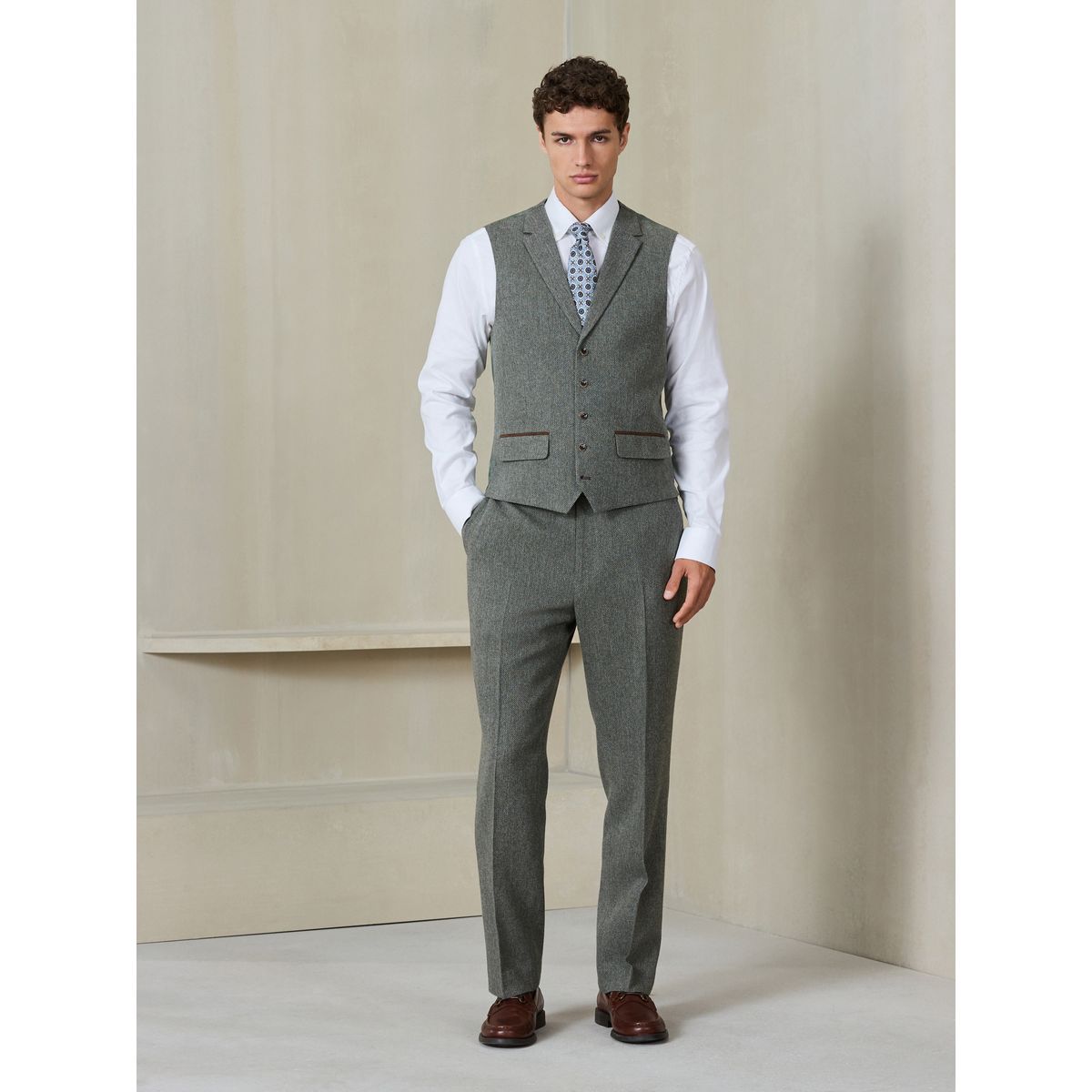 Gilet de costume standard en laine italienne vert sauge, NEXT