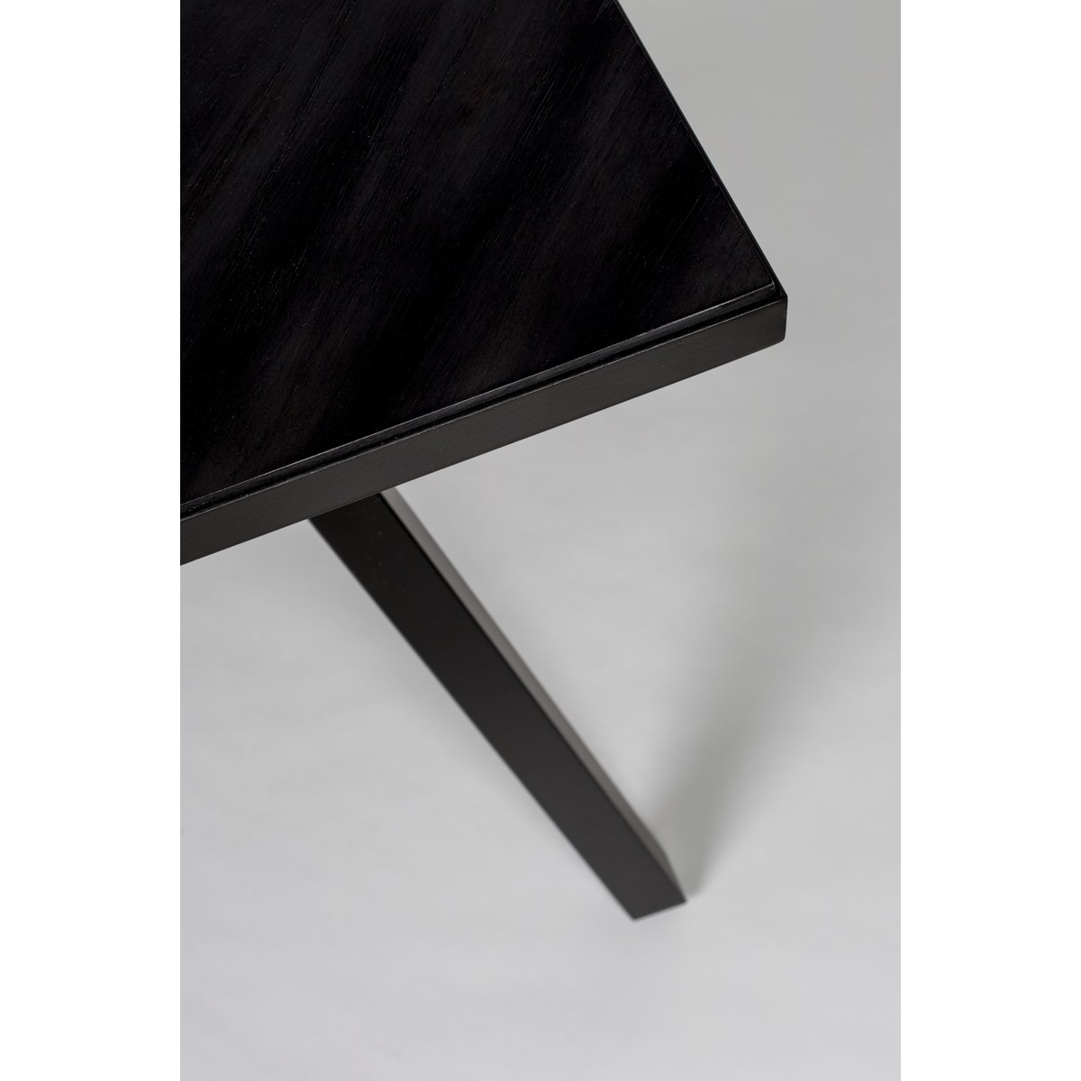 Table en bois rectangulaire 6 places Seth noir, ZUIVER