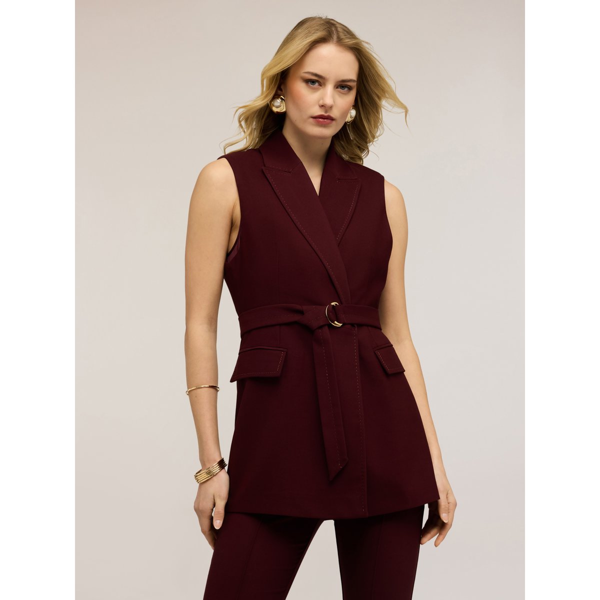 Gilet double boutonnage avec ceinture burgundy, MOTIVI