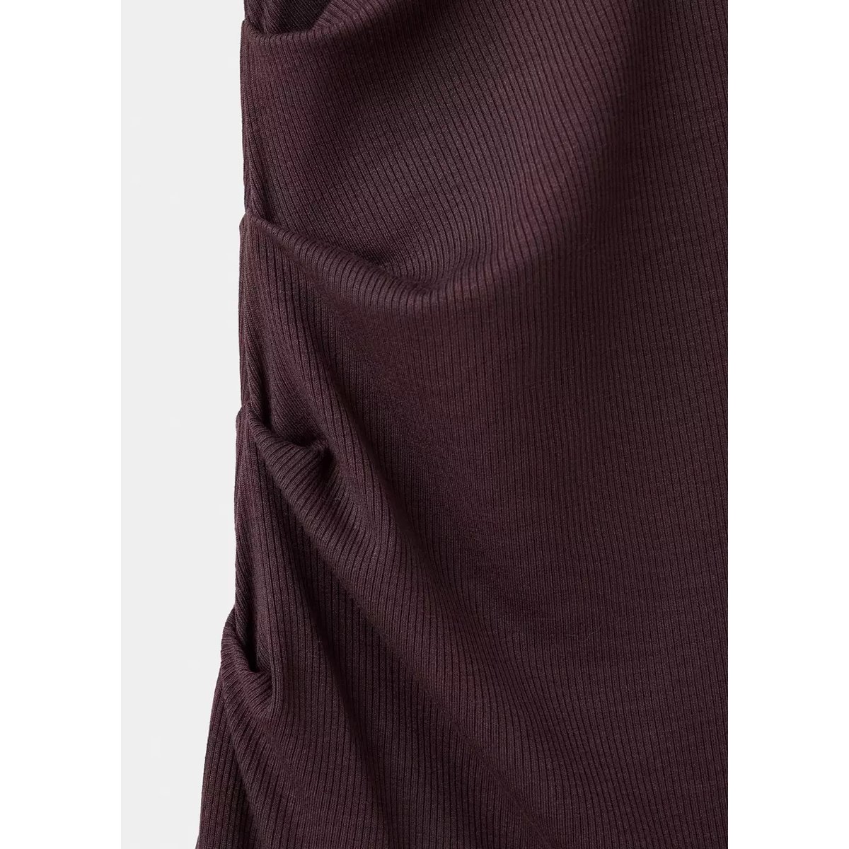 Robe en maille froncée sur le côté lie de vin, MANGO