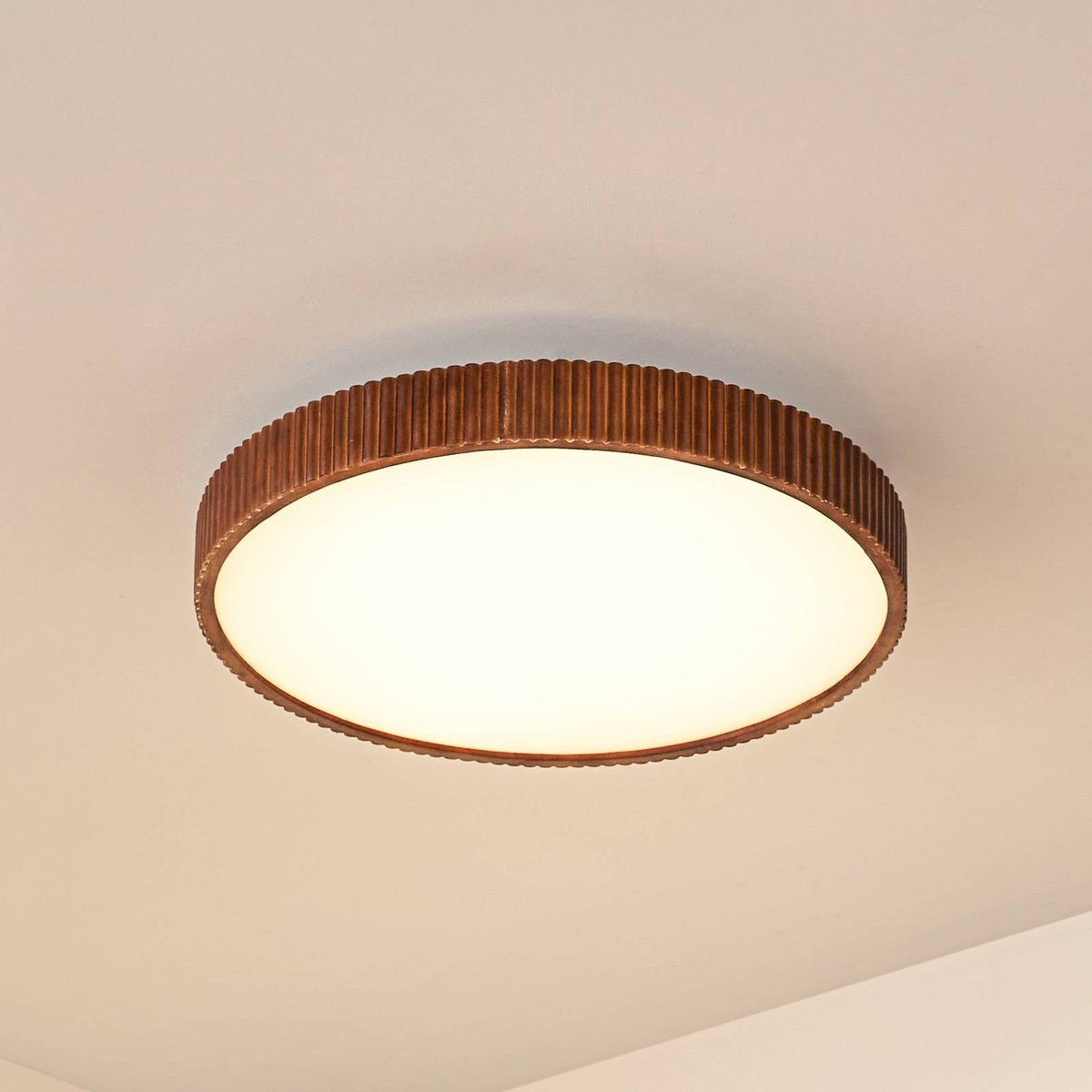 Plafonnier en bois moderneLED, Velua blanc, bois foncé, LINDBY