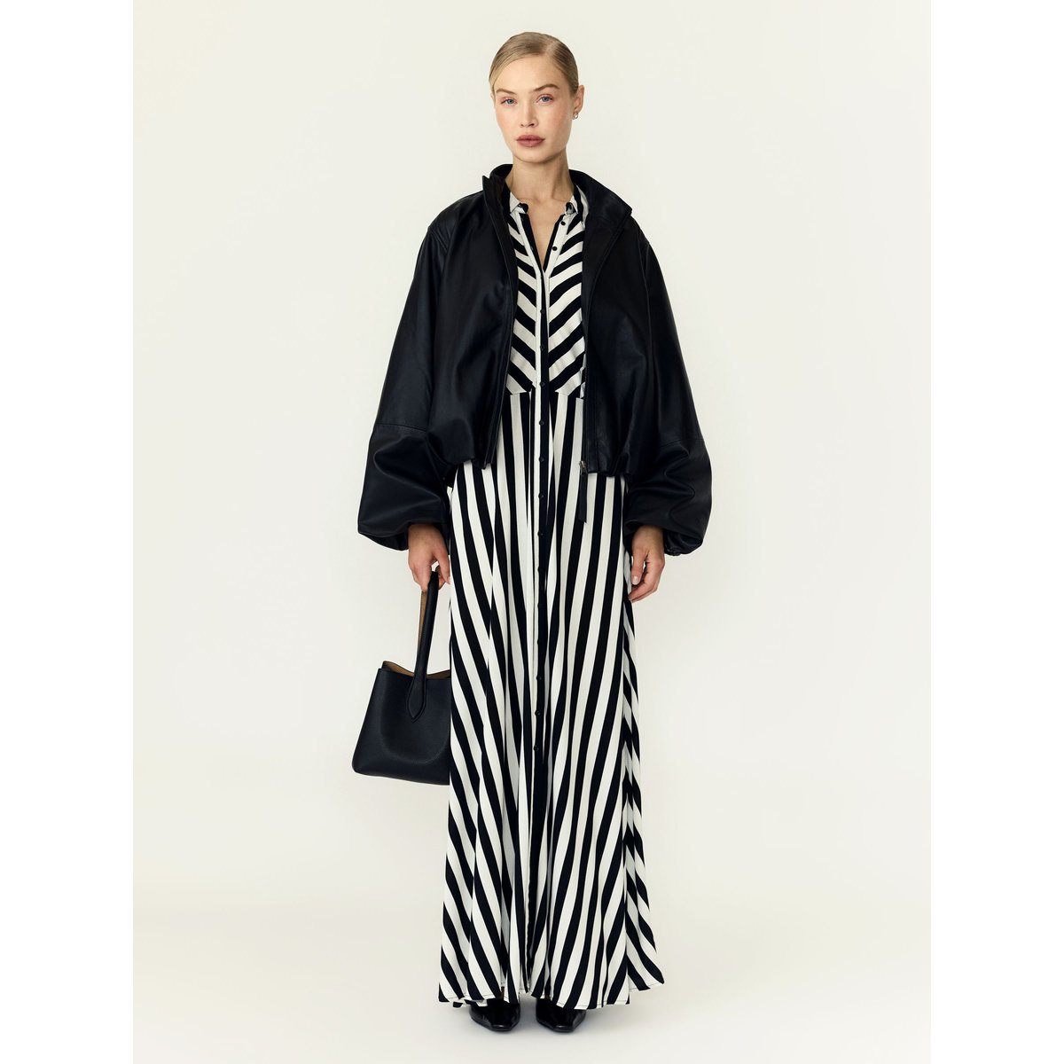 Robe black 2, YAS
