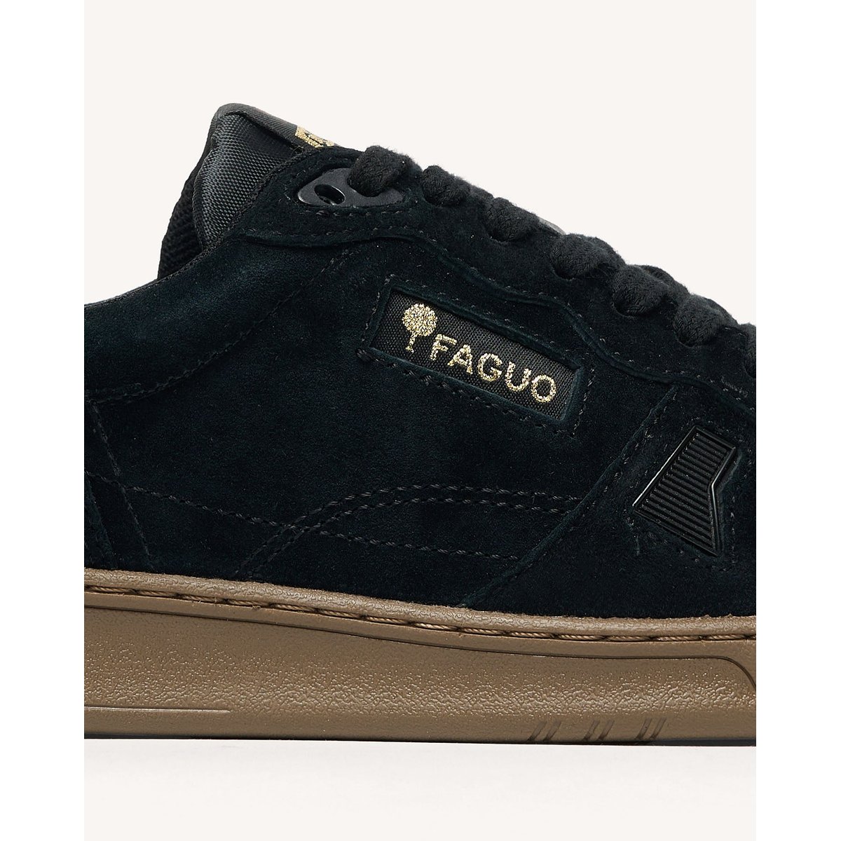 Baskets basses en cuir nubuck noir, FAGUO