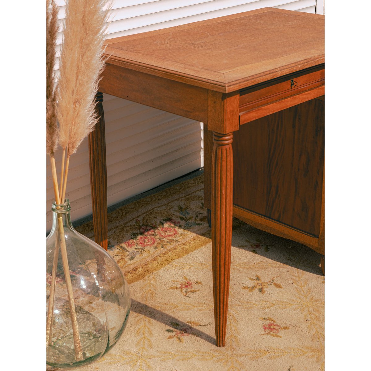Bureau en bois clair Edouard N°1057 - Bon état bois clair, DEBONGOUT