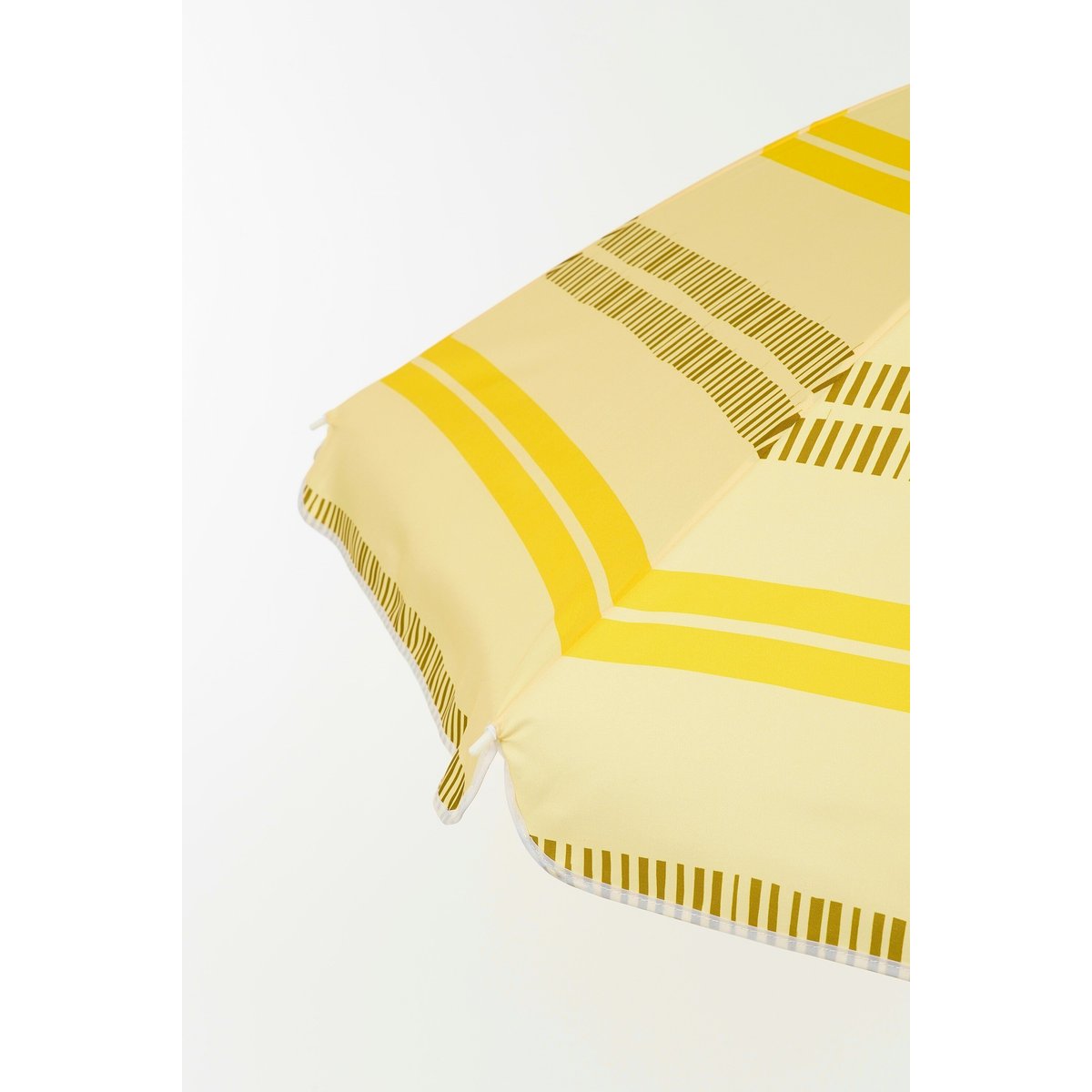 Parasol de plage à rayures STRIPE jaune, MICA DECORATIONS